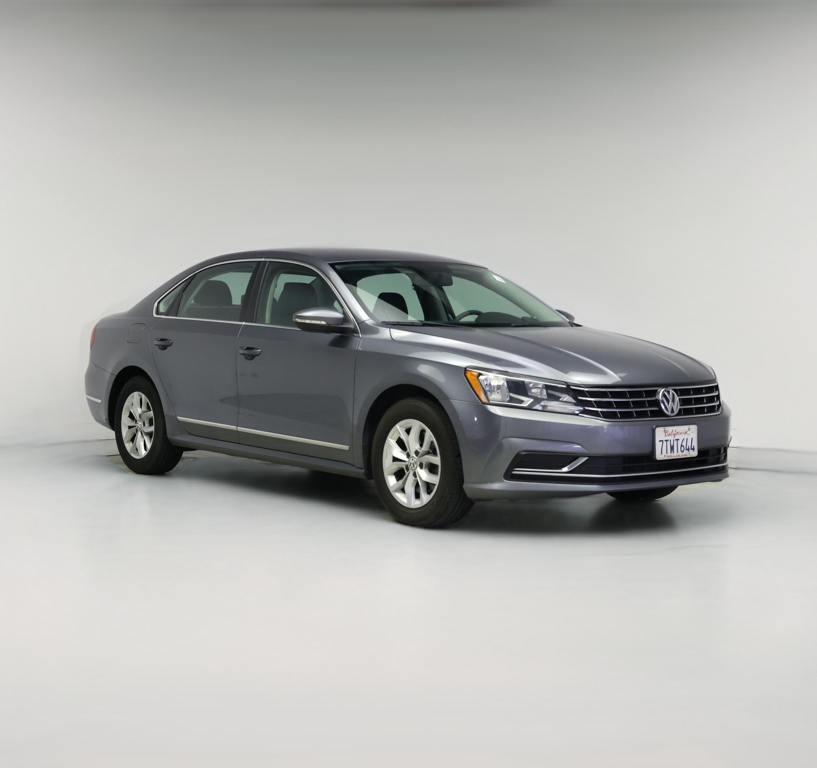 Thumbnail: 2016 Volkswagen Passat - 1