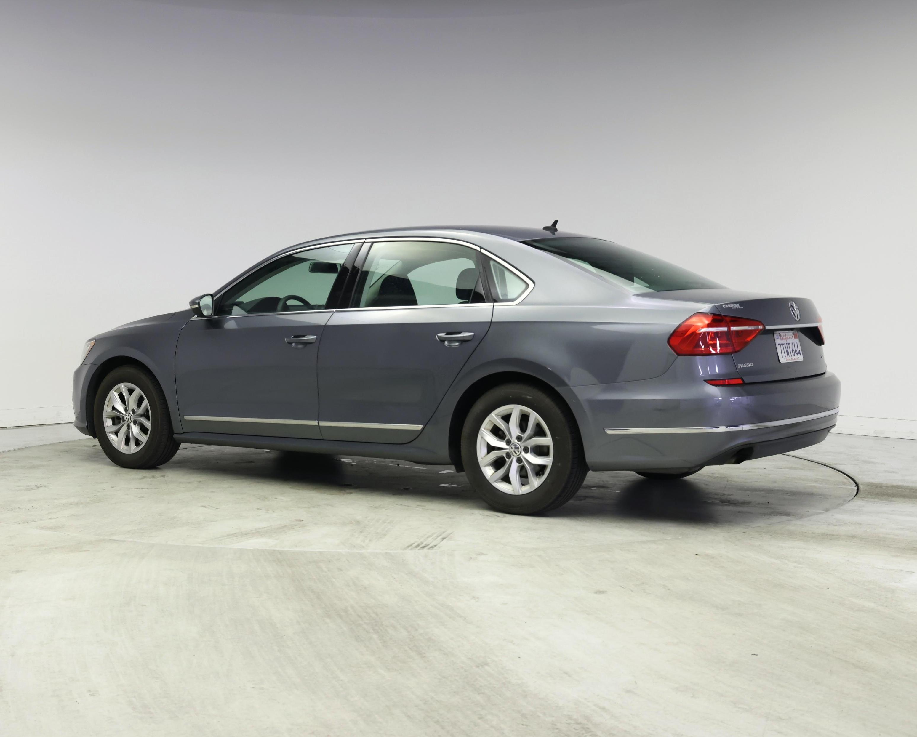 Thumbnail: 2016 Volkswagen Passat - 2