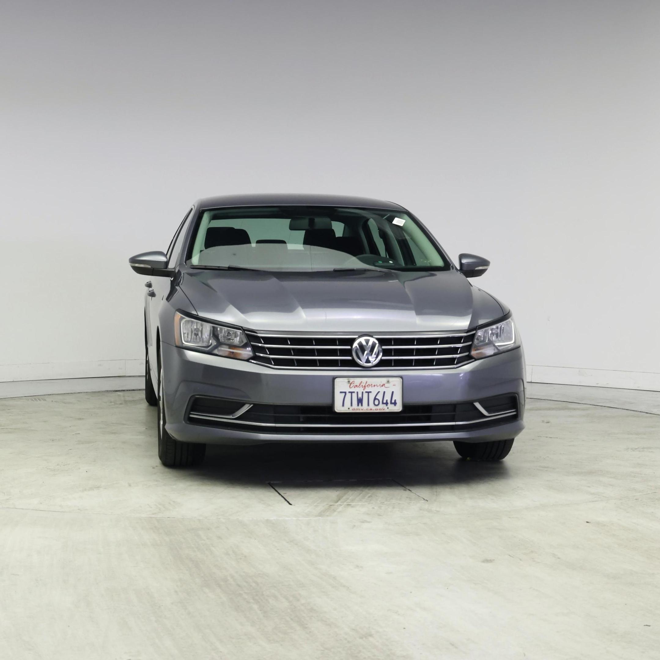 Thumbnail: 2016 Volkswagen Passat - 5
