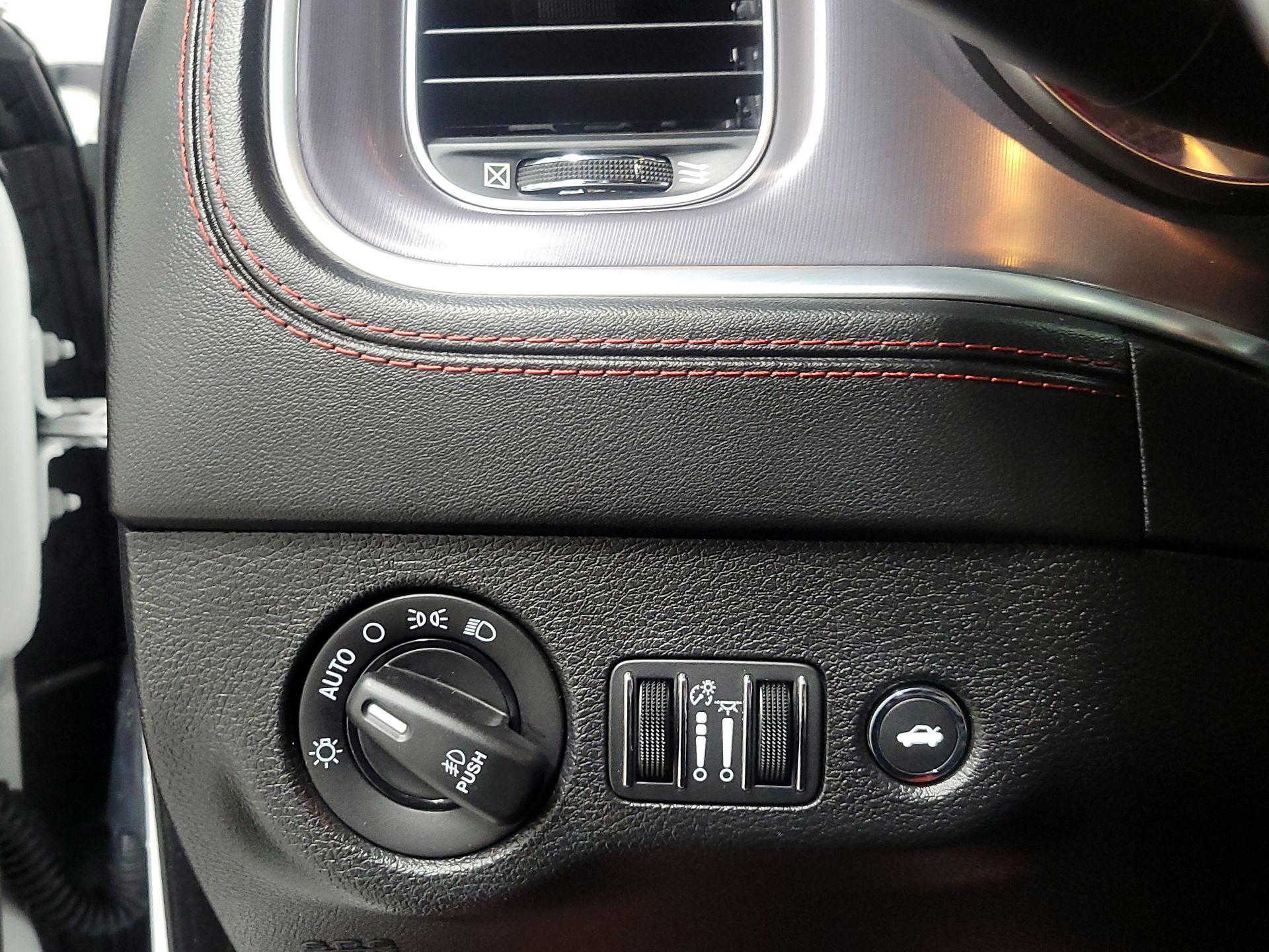 Thumbnail: 2020 Dodge Charger - 13