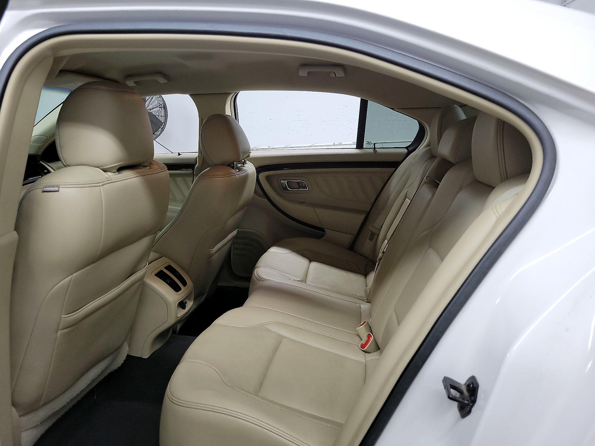 Thumbnail: 2016 Ford Taurus - 17
