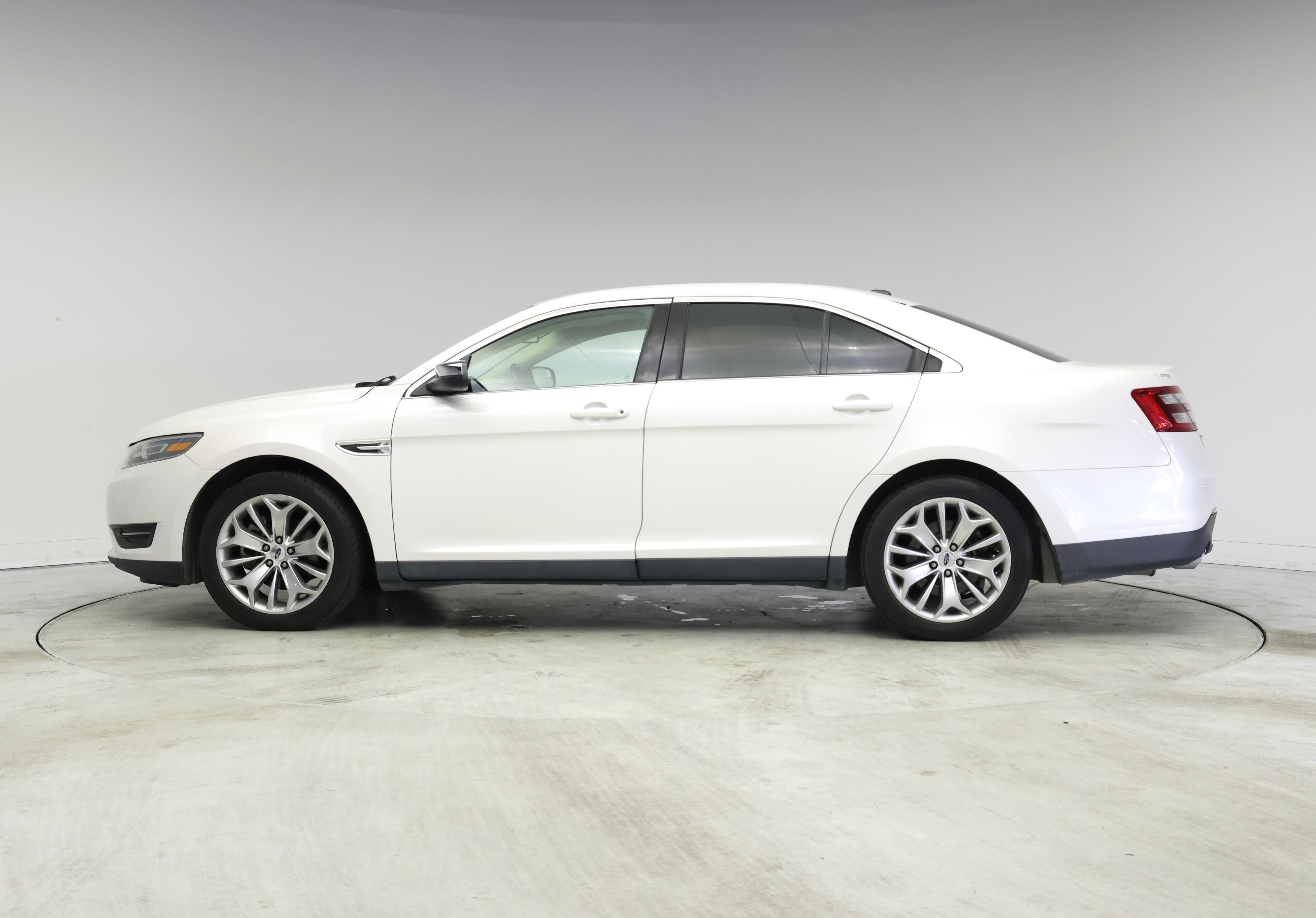 Thumbnail: 2016 Ford Taurus - 3