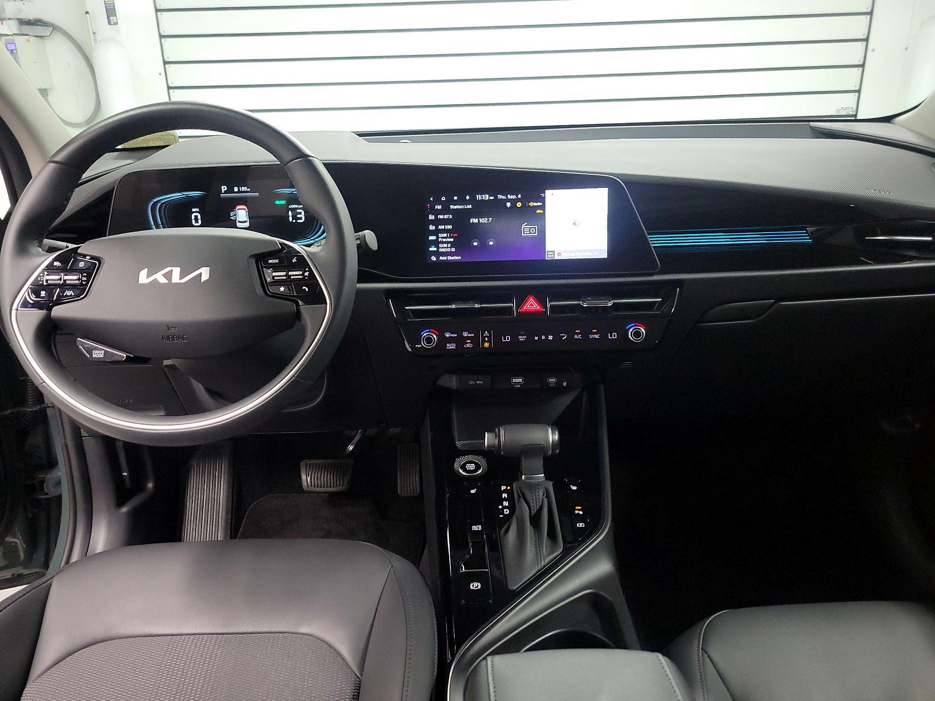 Thumbnail: 2023 Kia Niro - 9