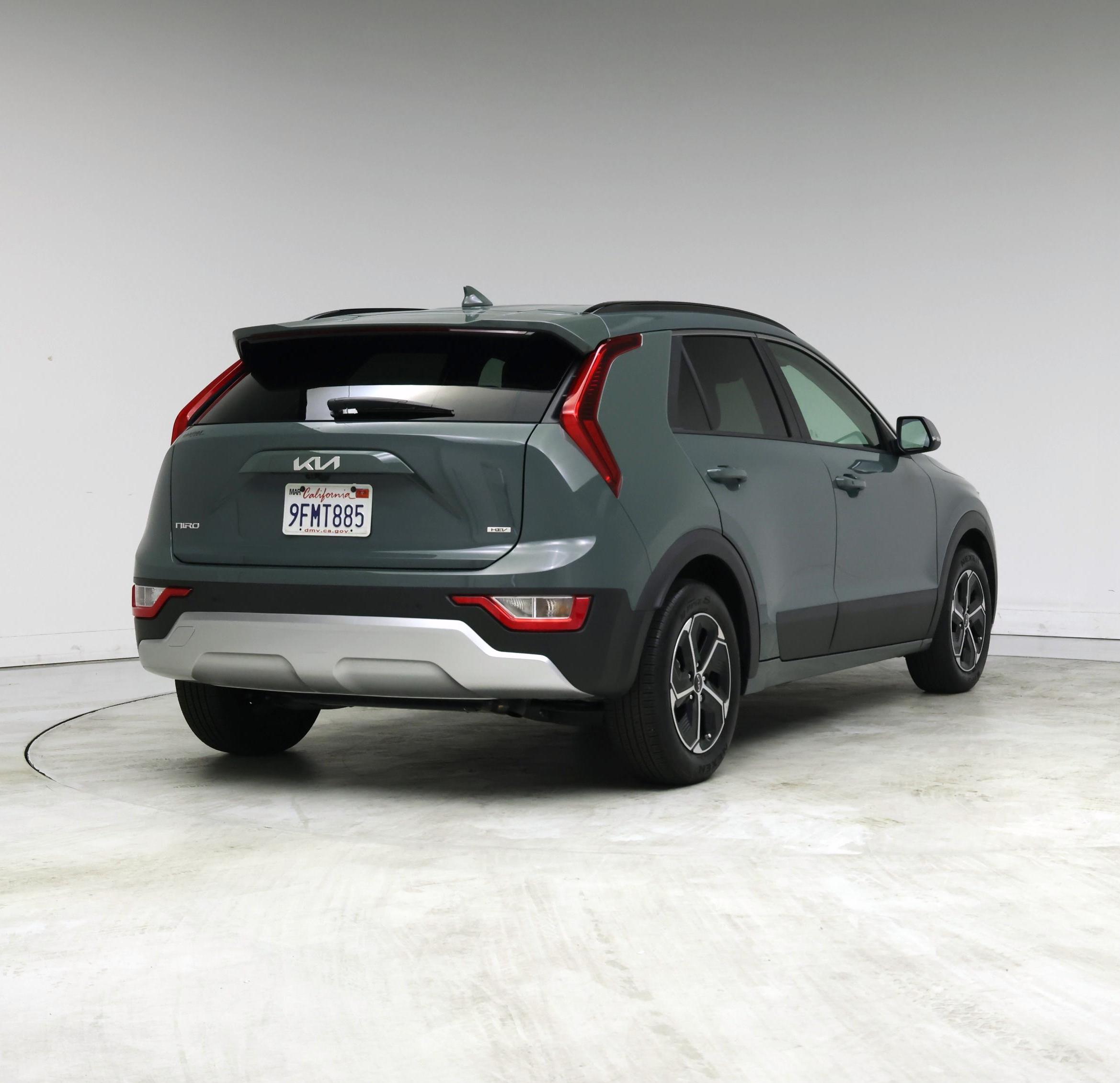 Thumbnail: 2023 Kia Niro - 8