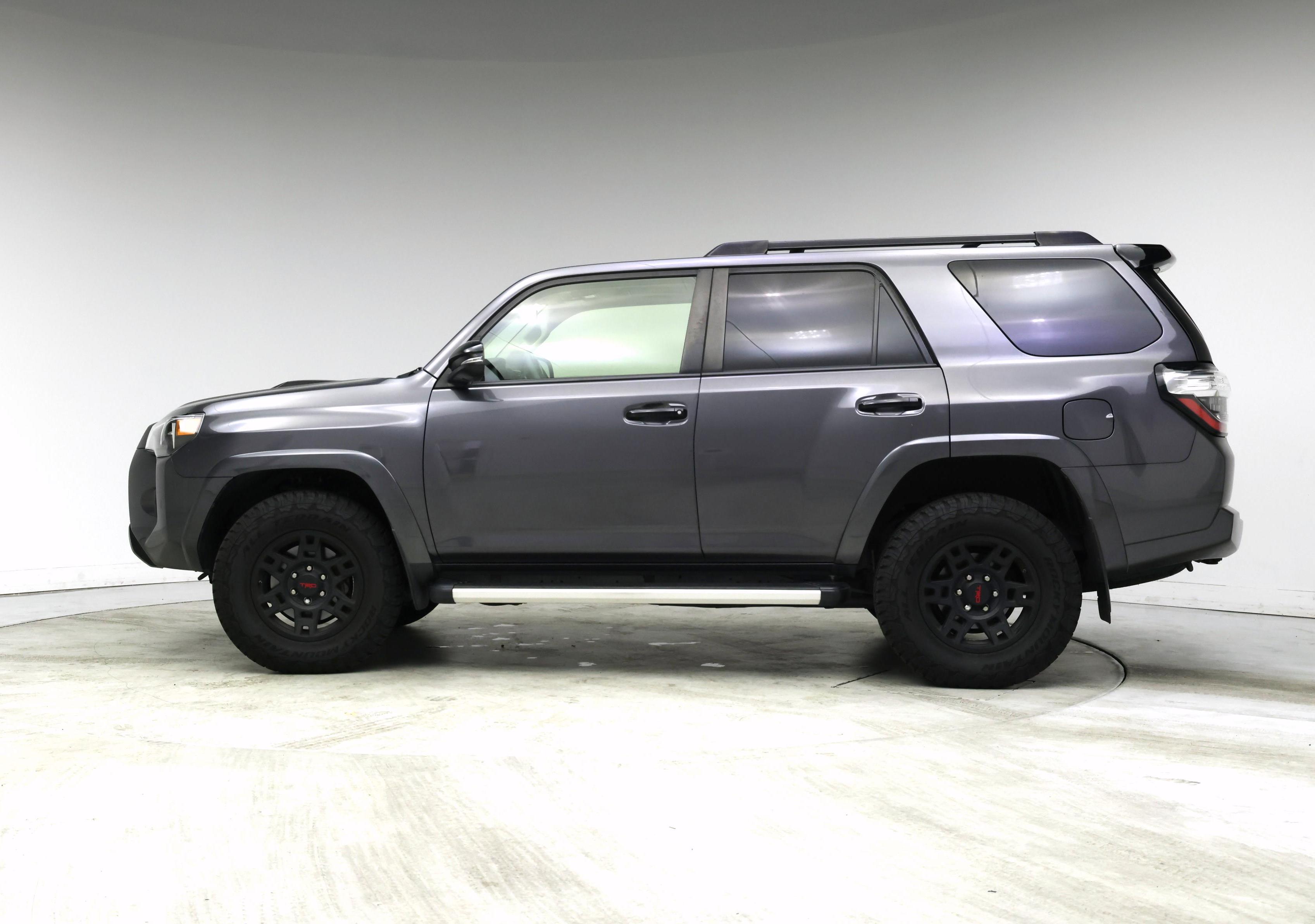Thumbnail: 2021 Toyota 4Runner - 3