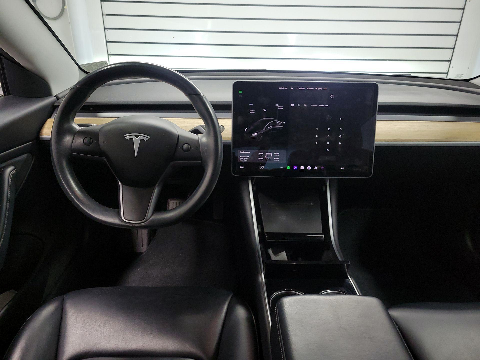 Thumbnail: 2019 Tesla Model 3 - 9