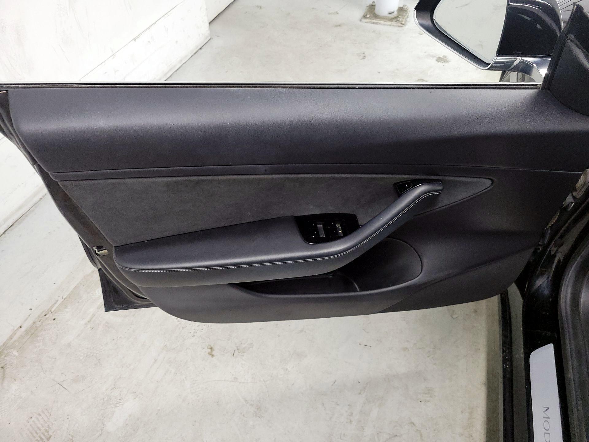Thumbnail: 2019 Tesla Model 3 - 12