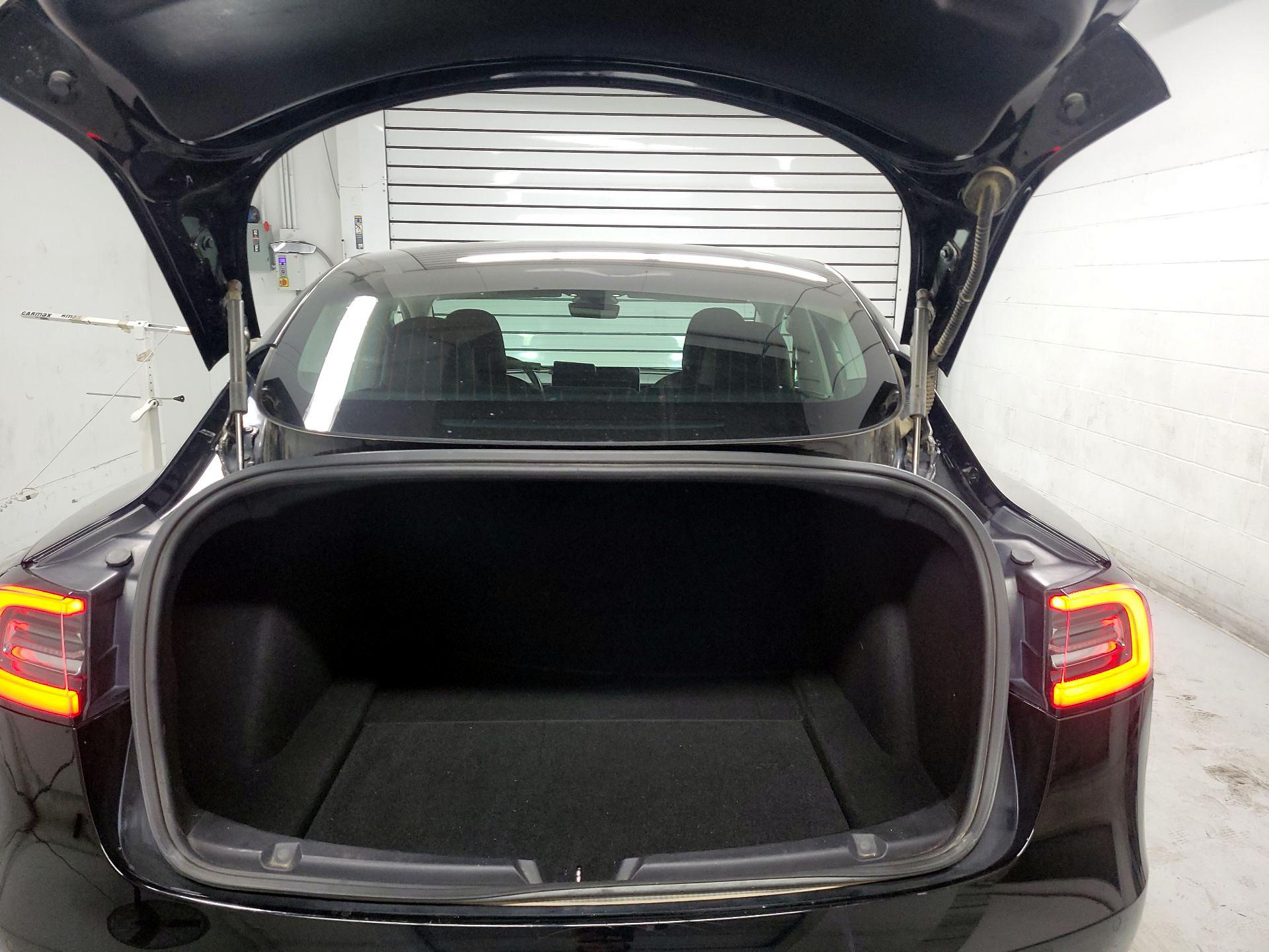 Thumbnail: 2019 Tesla Model 3 - 20