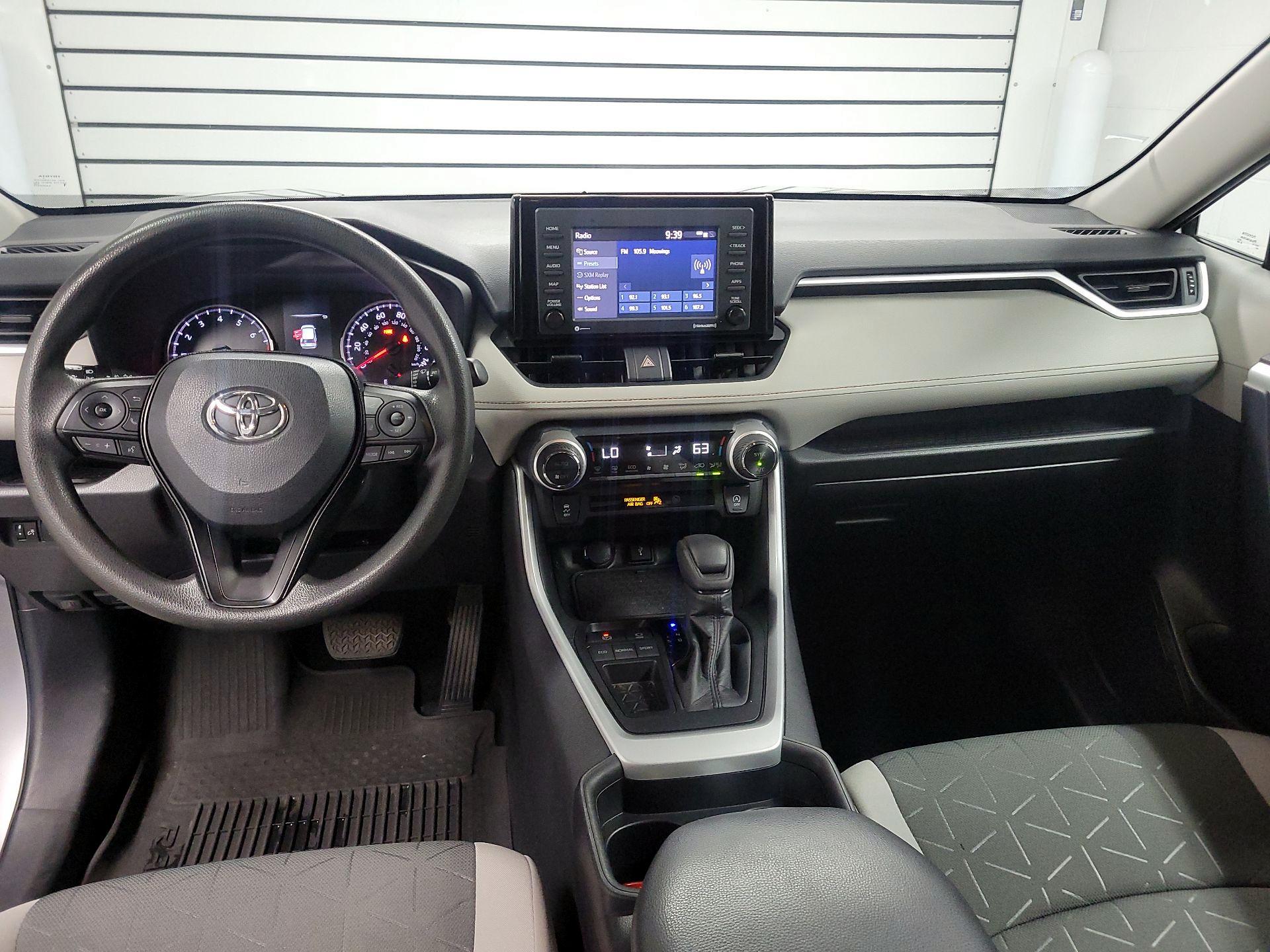 Thumbnail: 2021 Toyota RAV4 - 9