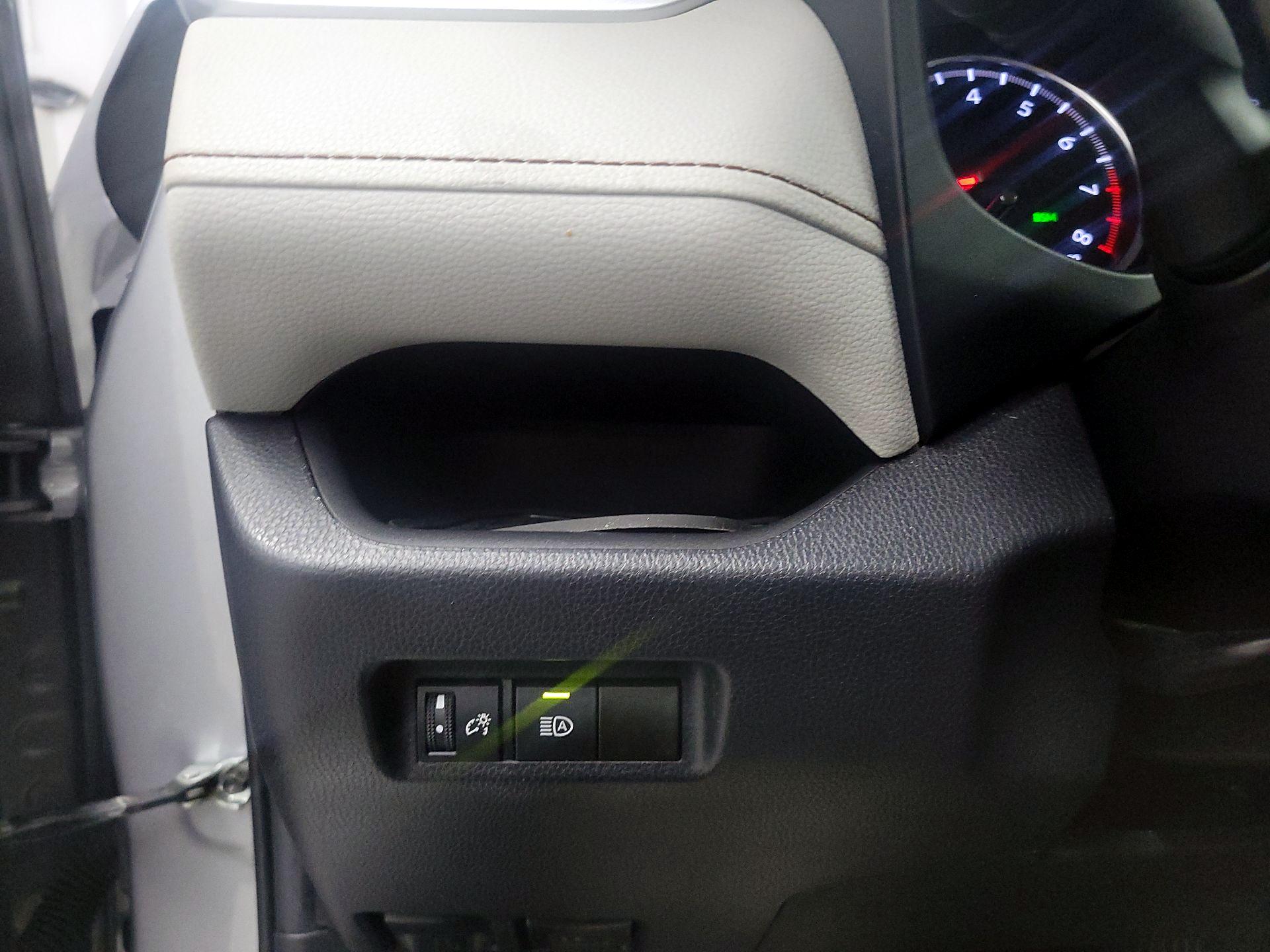 Thumbnail: 2021 Toyota RAV4 - 13