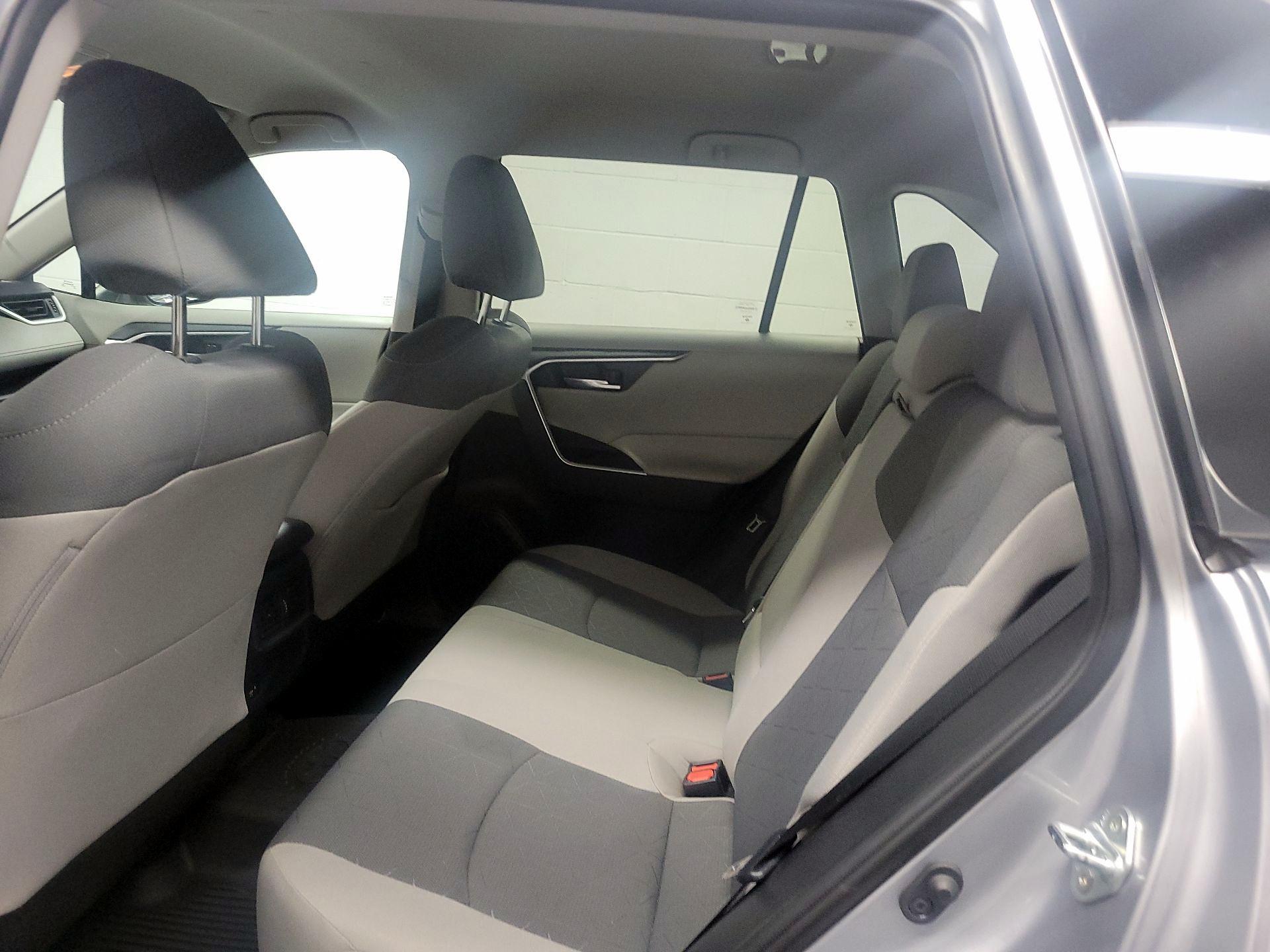 Thumbnail: 2021 Toyota RAV4 - 19