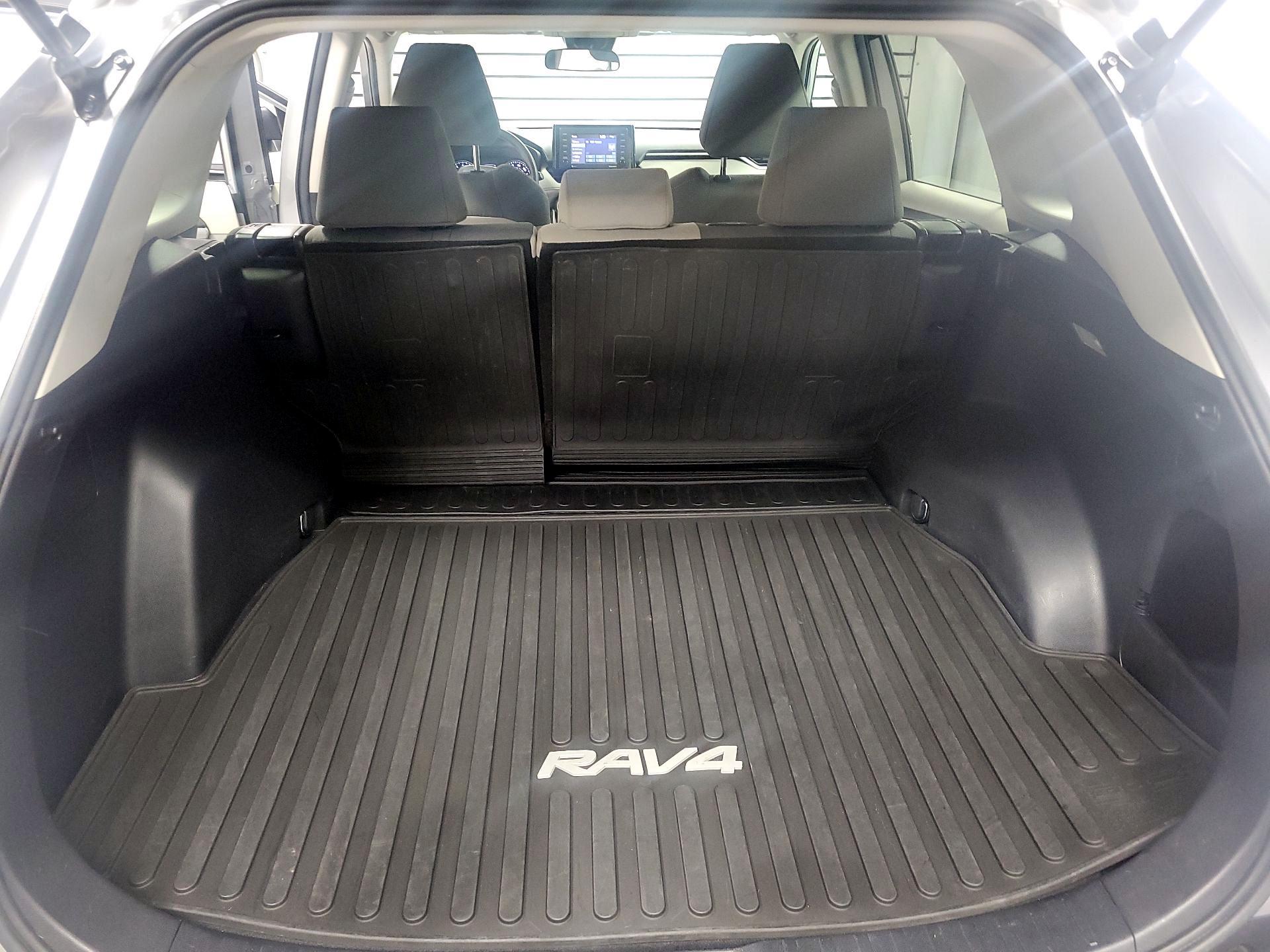 Thumbnail: 2021 Toyota RAV4 - 20