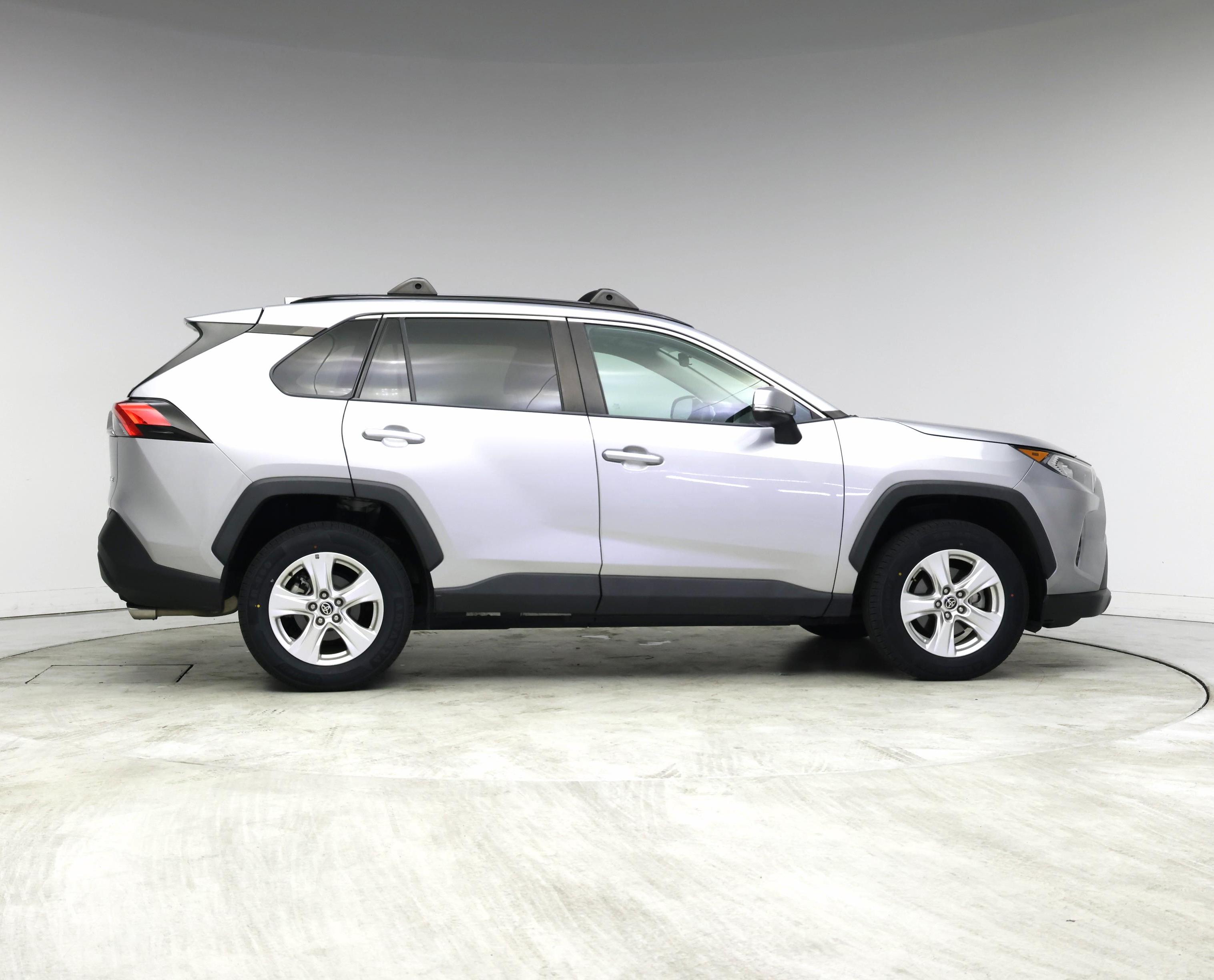 Thumbnail: 2021 Toyota RAV4 - 7