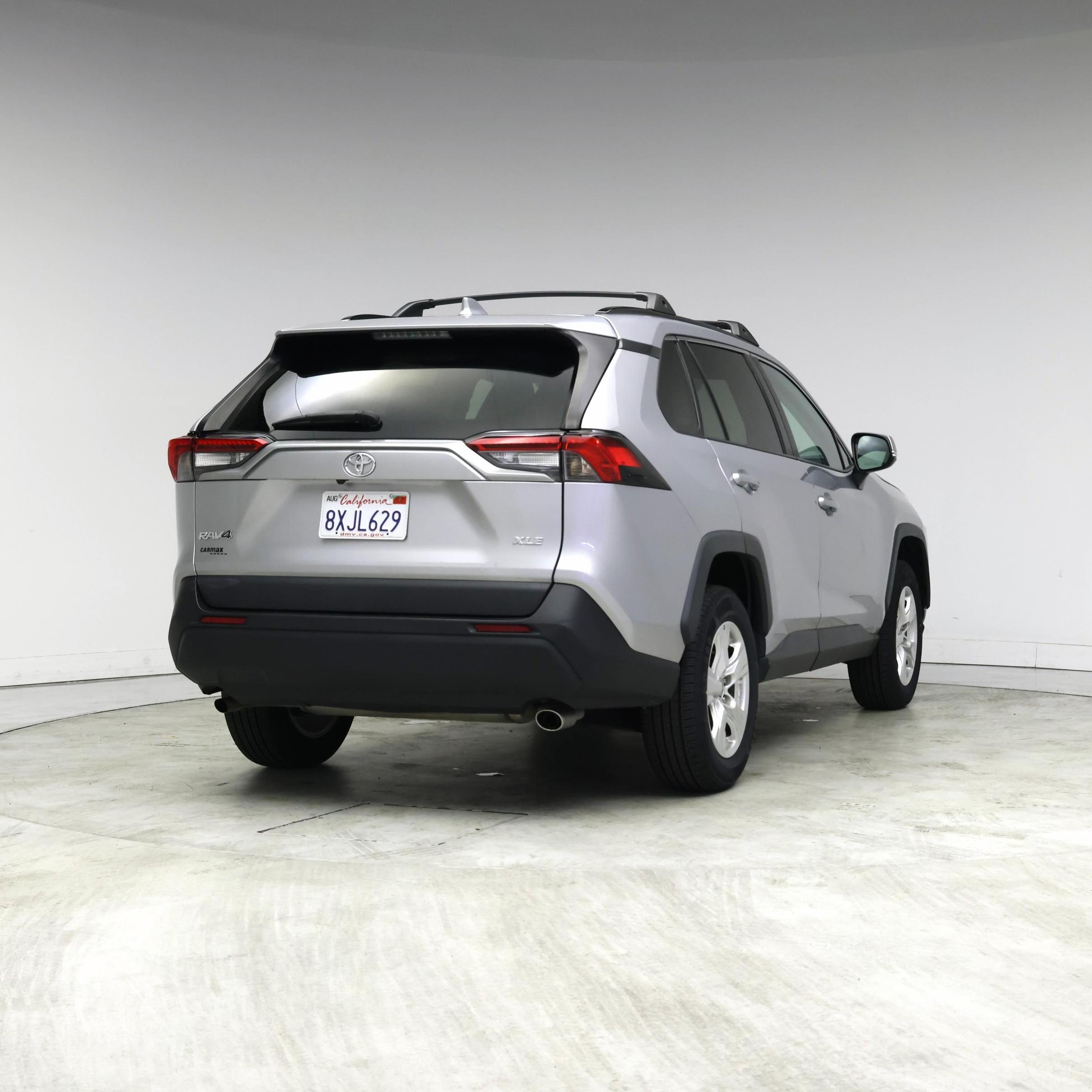 Thumbnail: 2021 Toyota RAV4 - 8