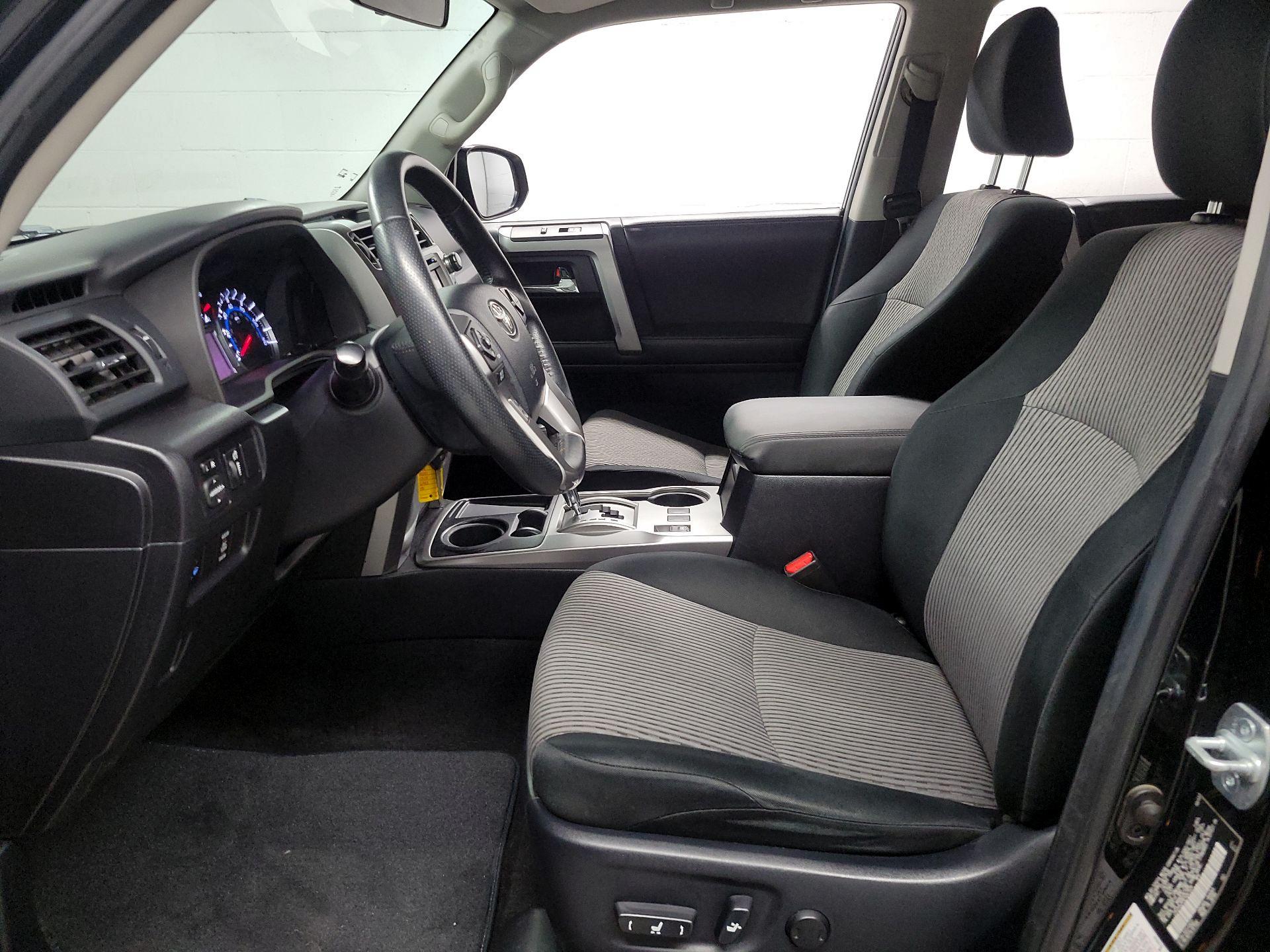 Thumbnail: 2014 Toyota 4Runner - 11