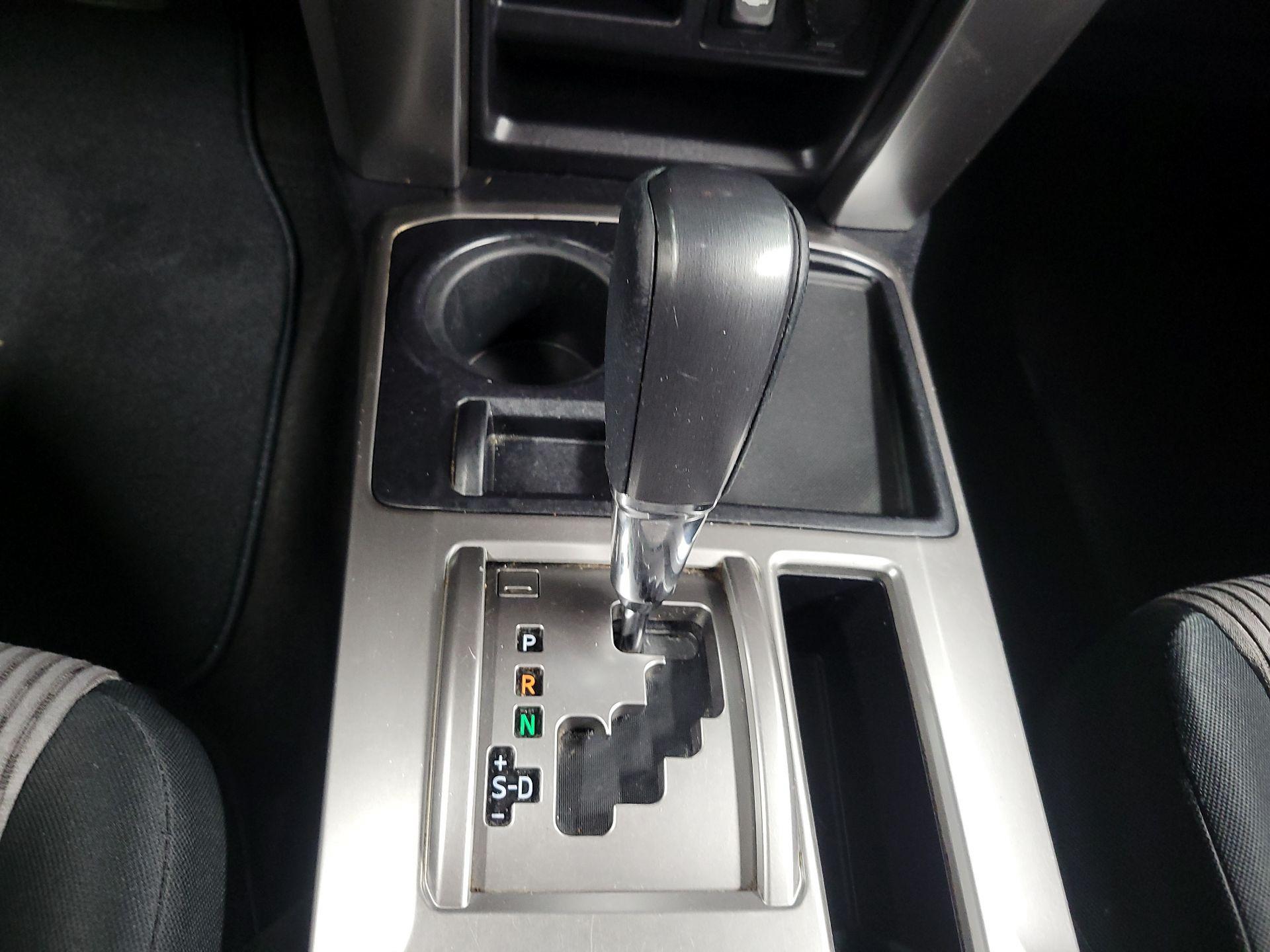 Thumbnail: 2014 Toyota 4Runner - 17
