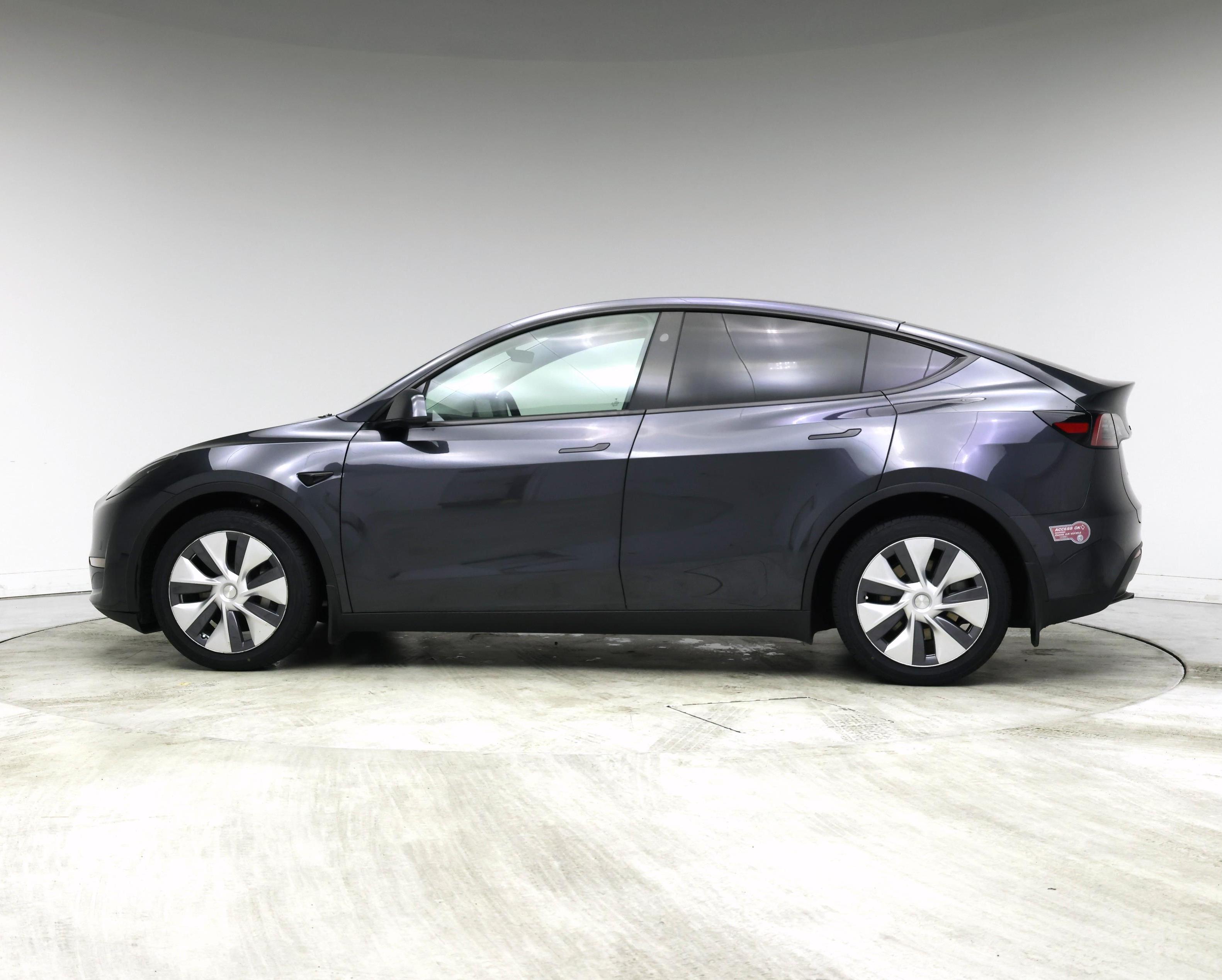 Thumbnail: 2024 Tesla Model Y - 3