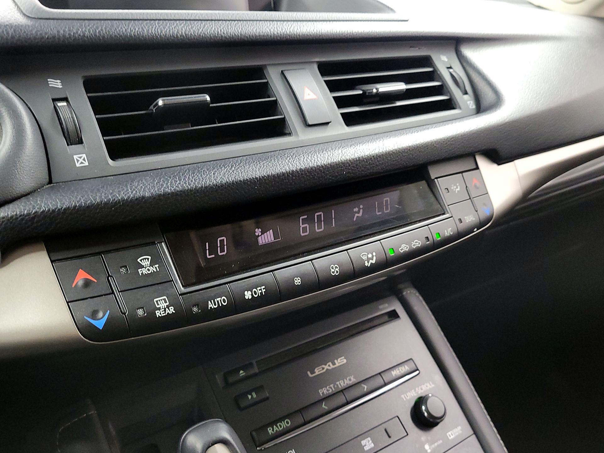 Thumbnail: 2015 Lexus CT - 16