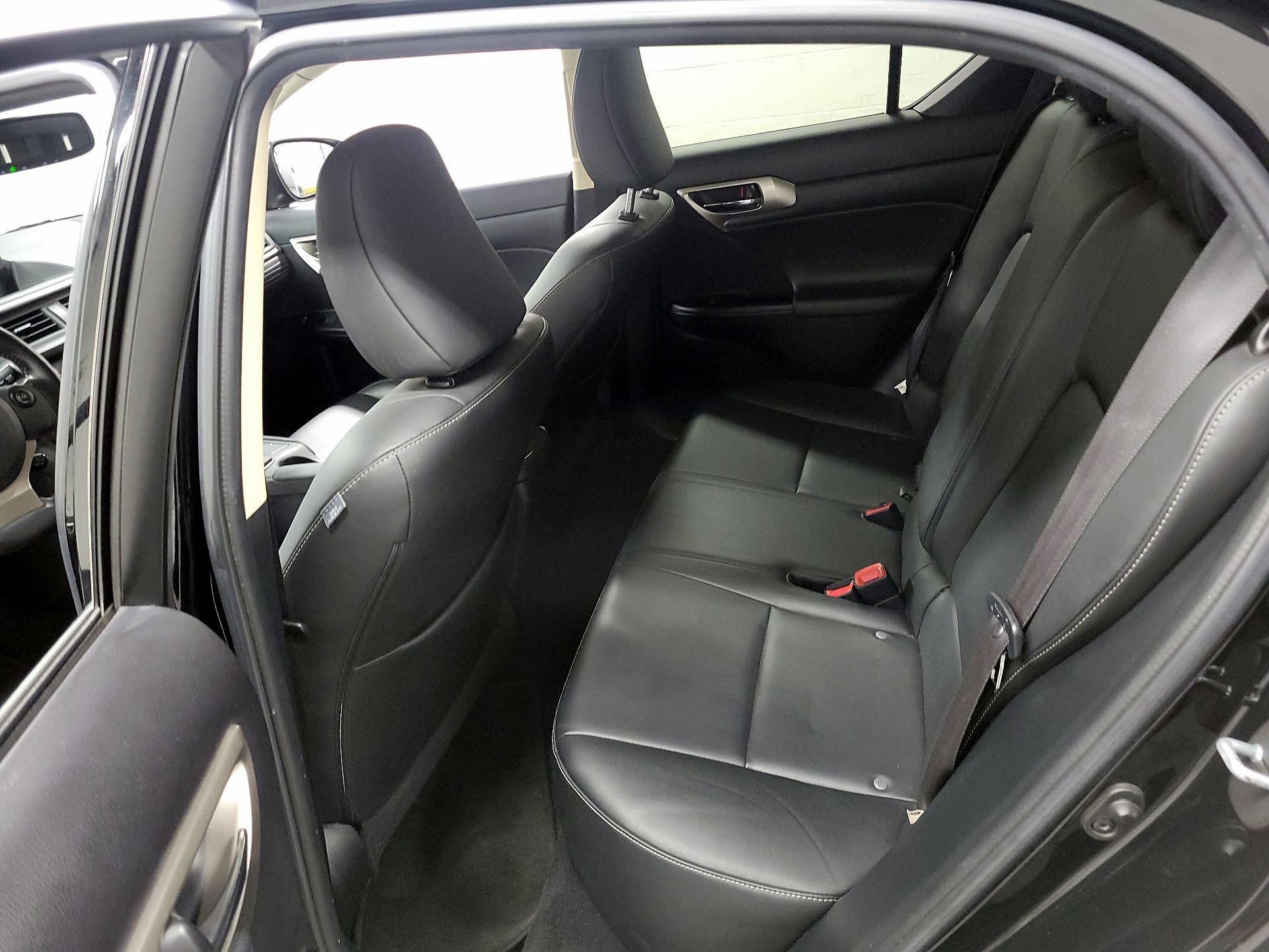 Thumbnail: 2015 Lexus CT - 18