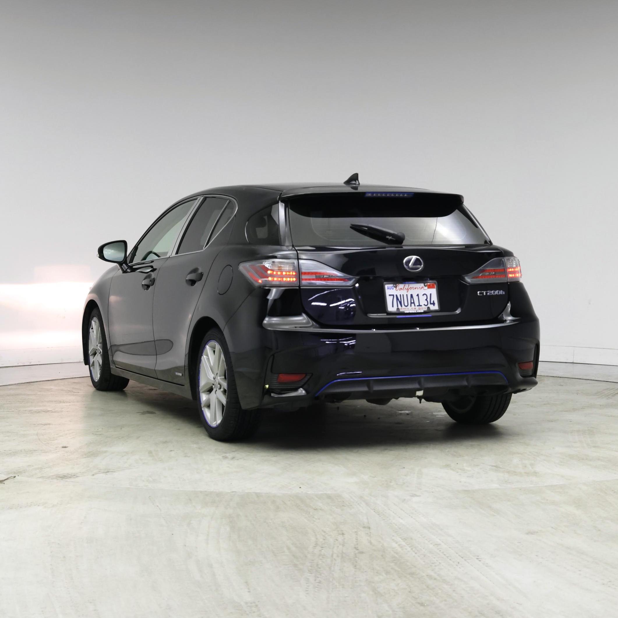 Thumbnail: 2015 Lexus CT - 2
