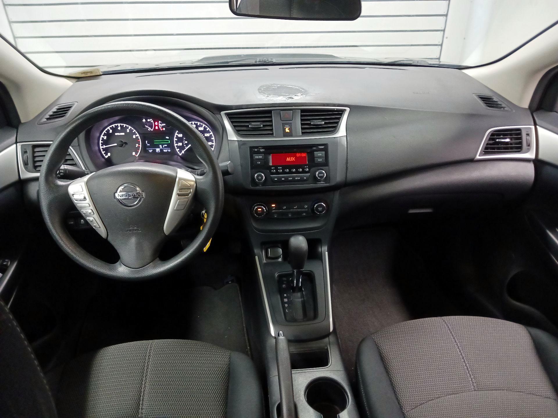 Thumbnail: 2016 Nissan Sentra - 9