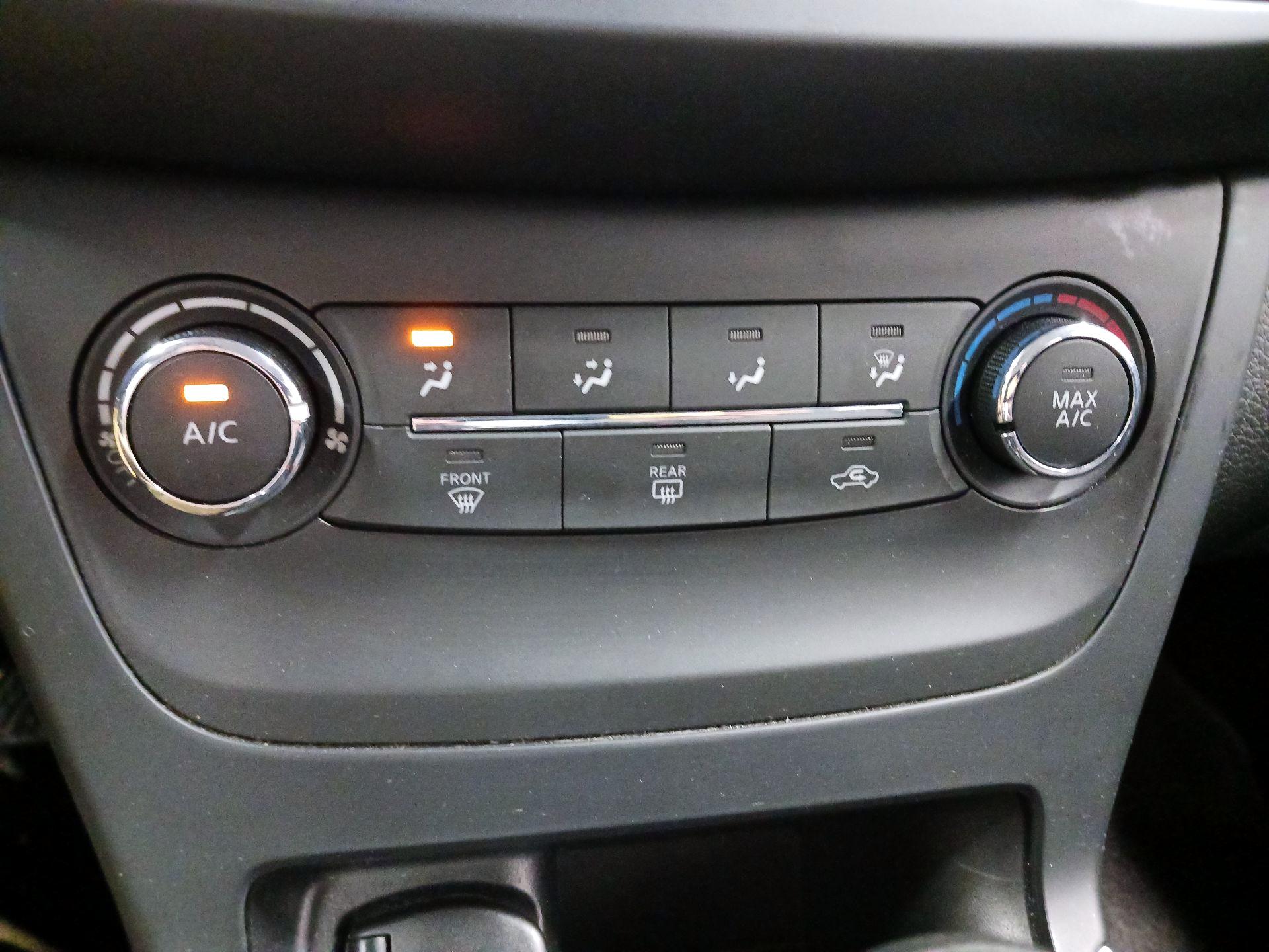 Thumbnail: 2016 Nissan Sentra - 15