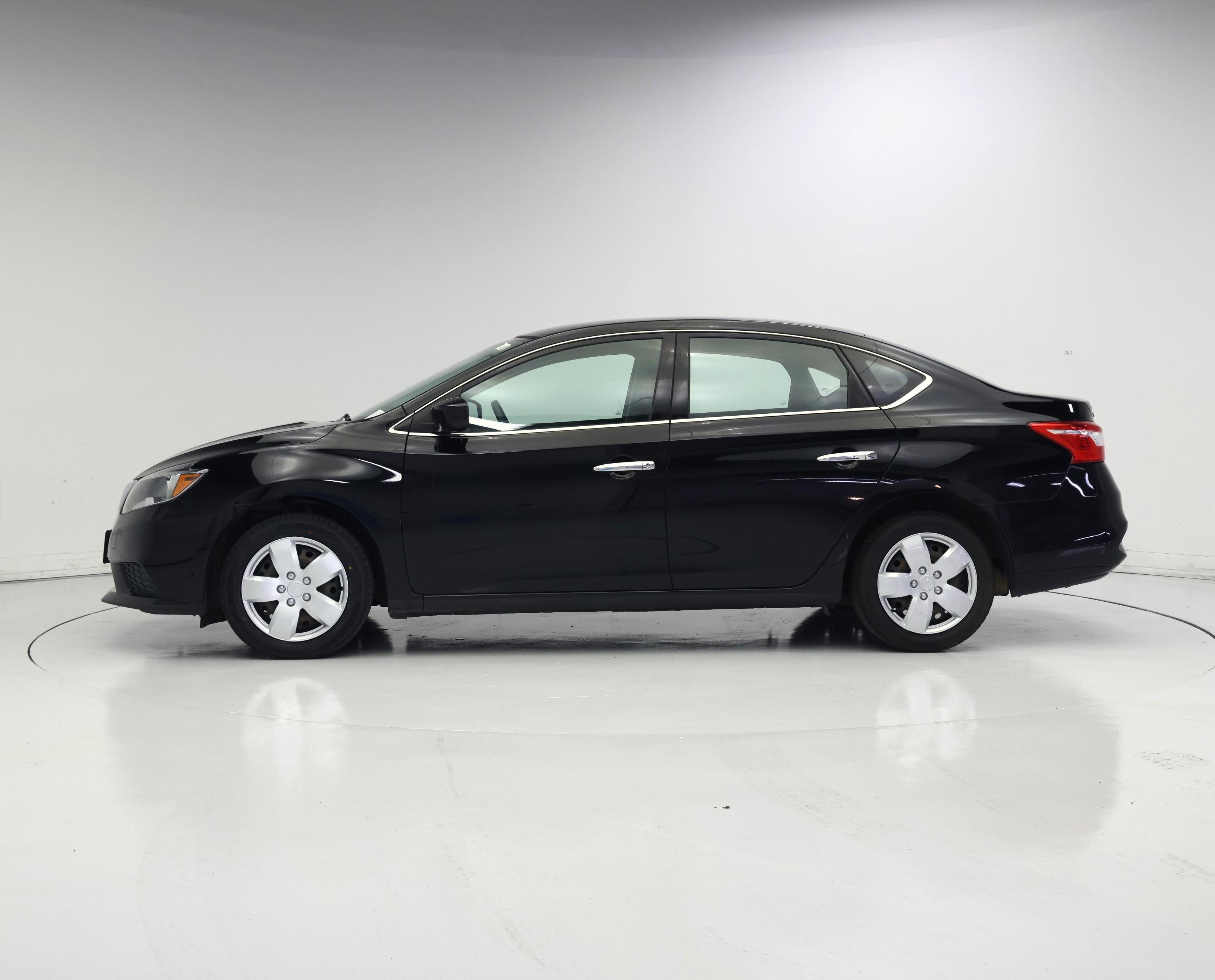 Thumbnail: 2016 Nissan Sentra - 3
