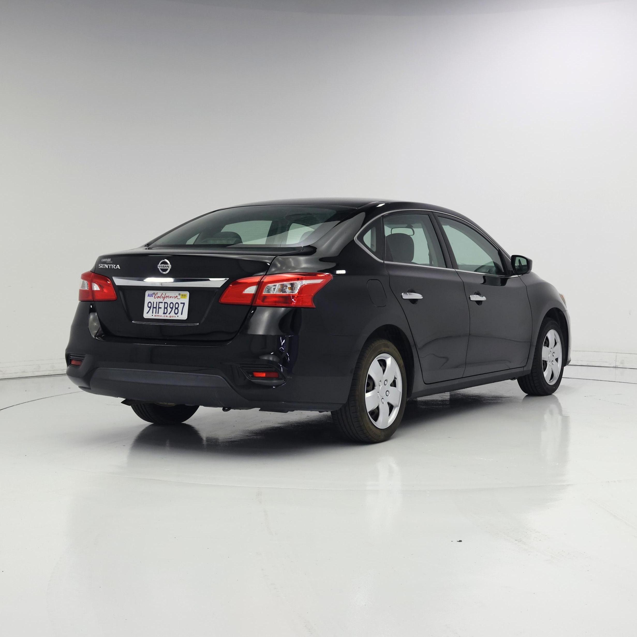 Thumbnail: 2016 Nissan Sentra - 8
