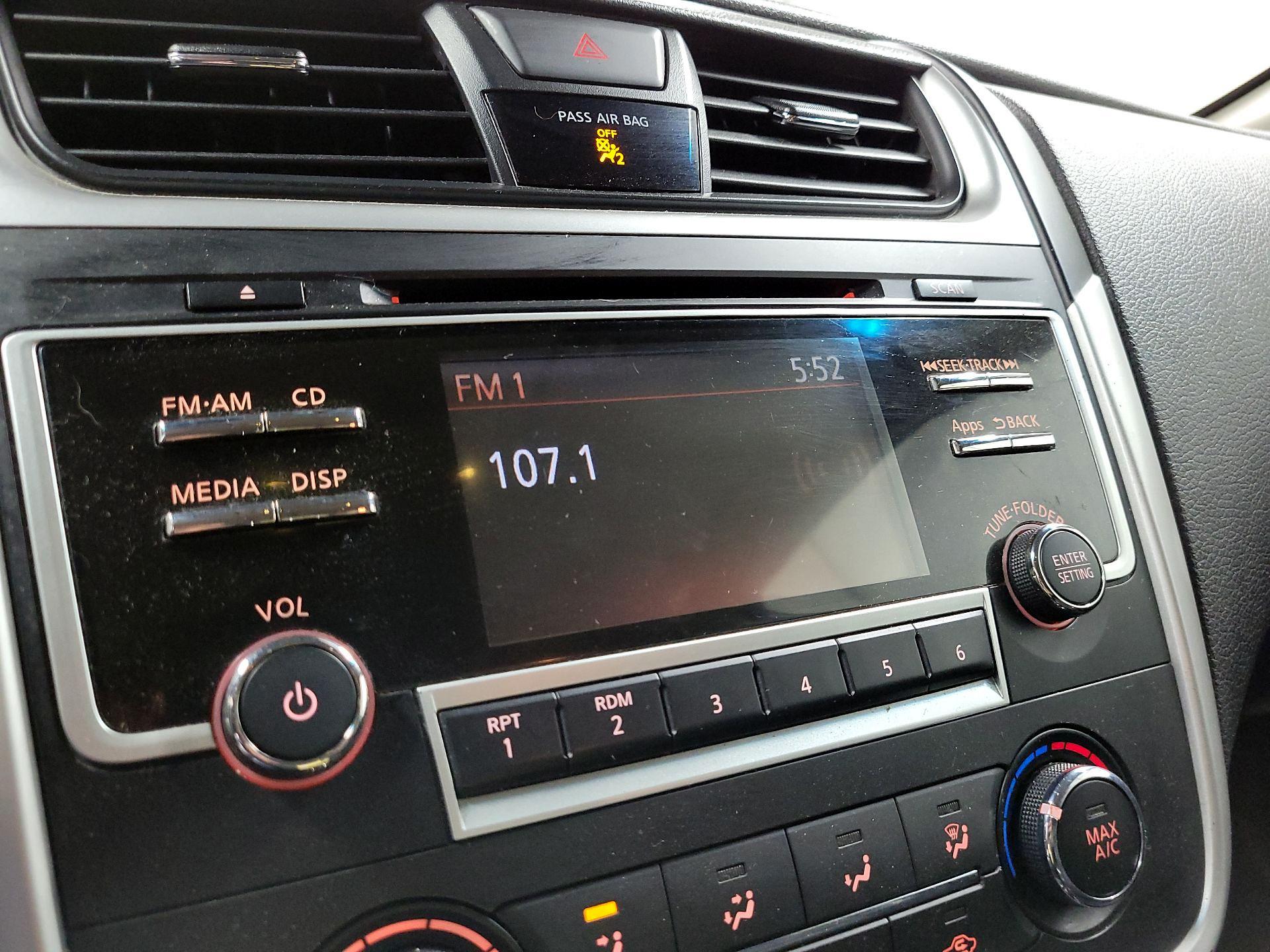 Thumbnail: 2016 Nissan Altima - 15