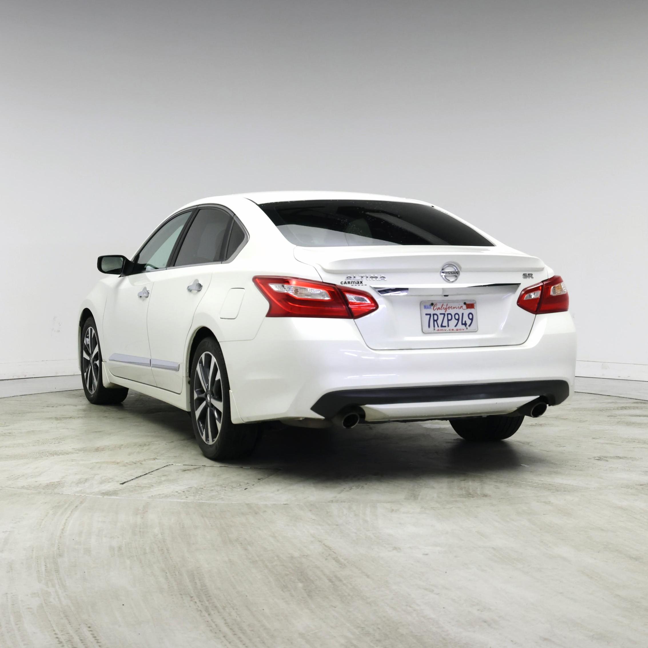 Thumbnail: 2016 Nissan Altima - 2