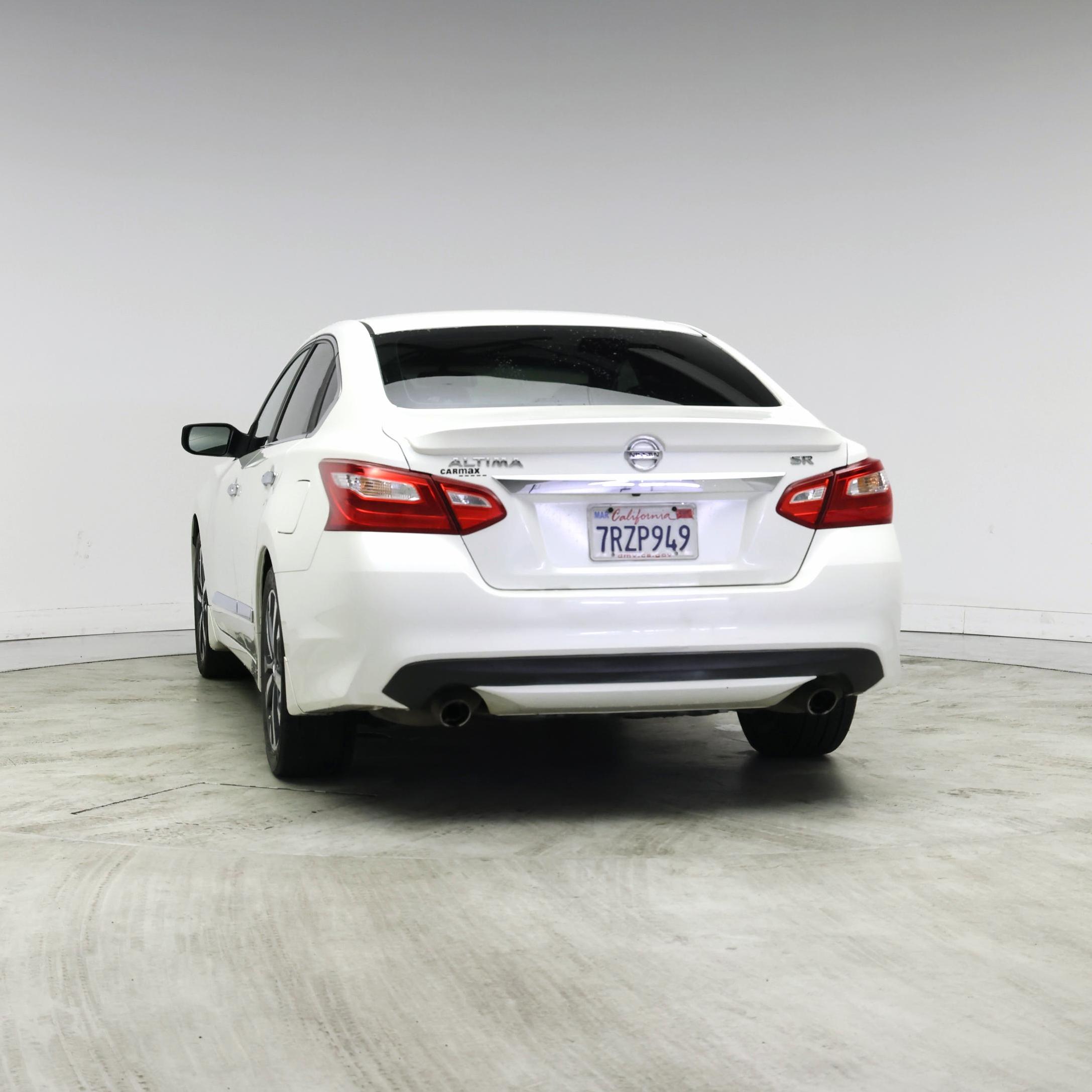 Thumbnail: 2016 Nissan Altima - 6