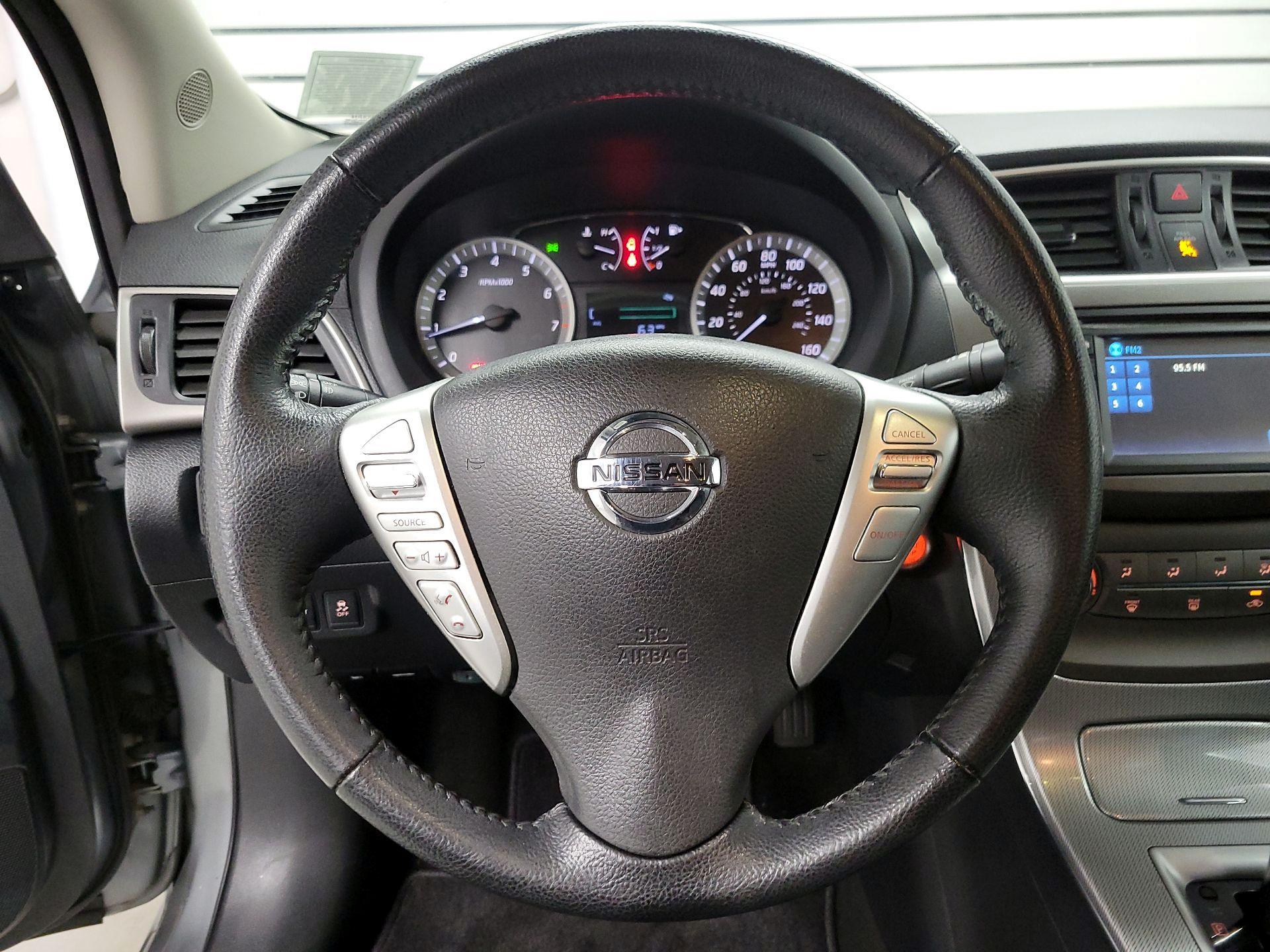 Thumbnail: 2014 Nissan Sentra - 10
