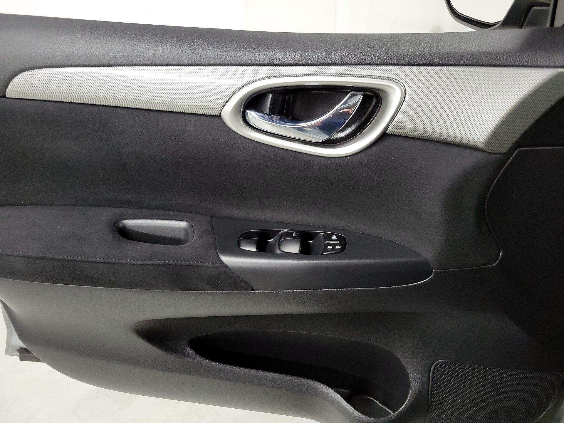 Thumbnail: 2014 Nissan Sentra - 12