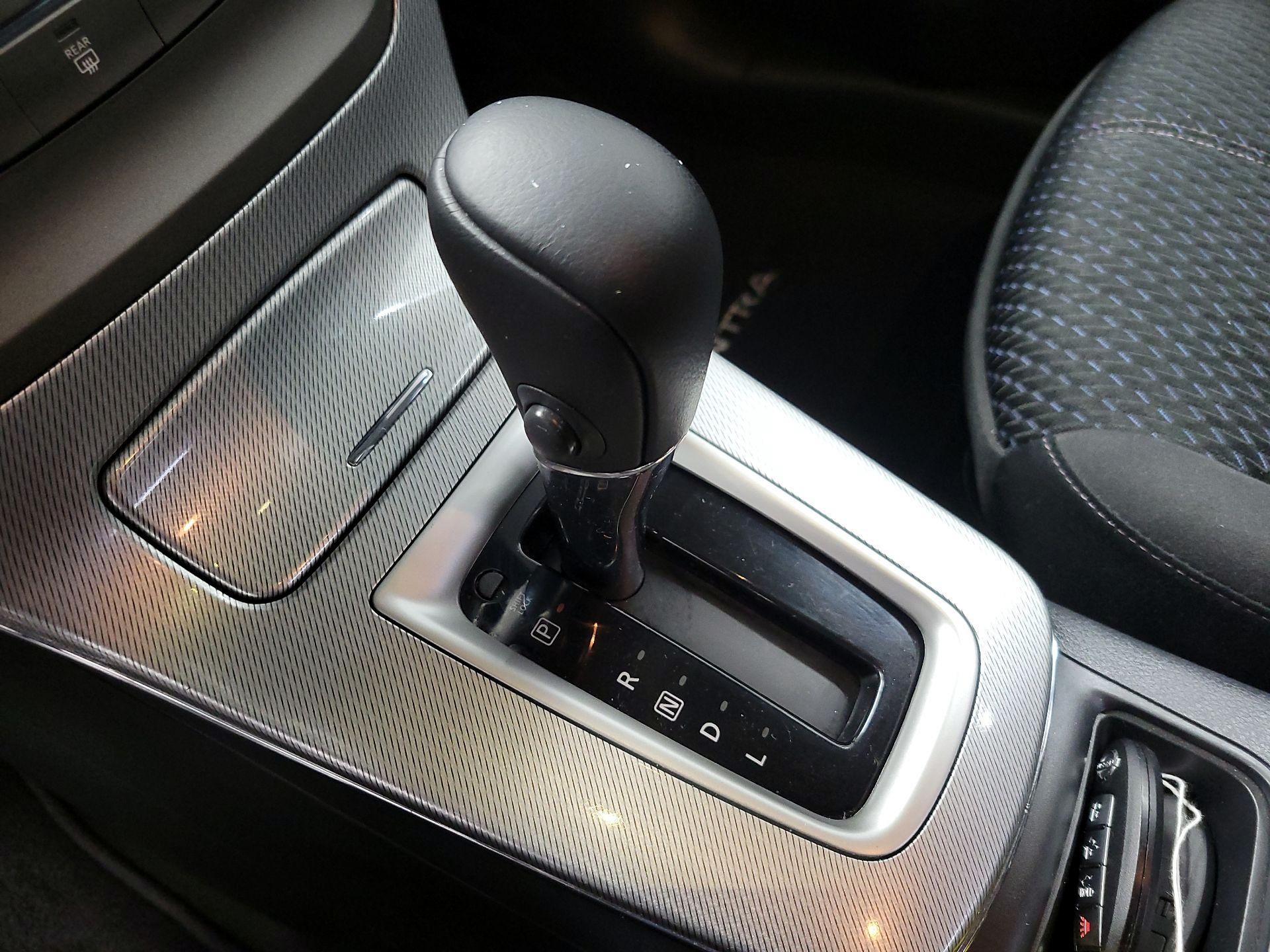 Thumbnail: 2014 Nissan Sentra - 17