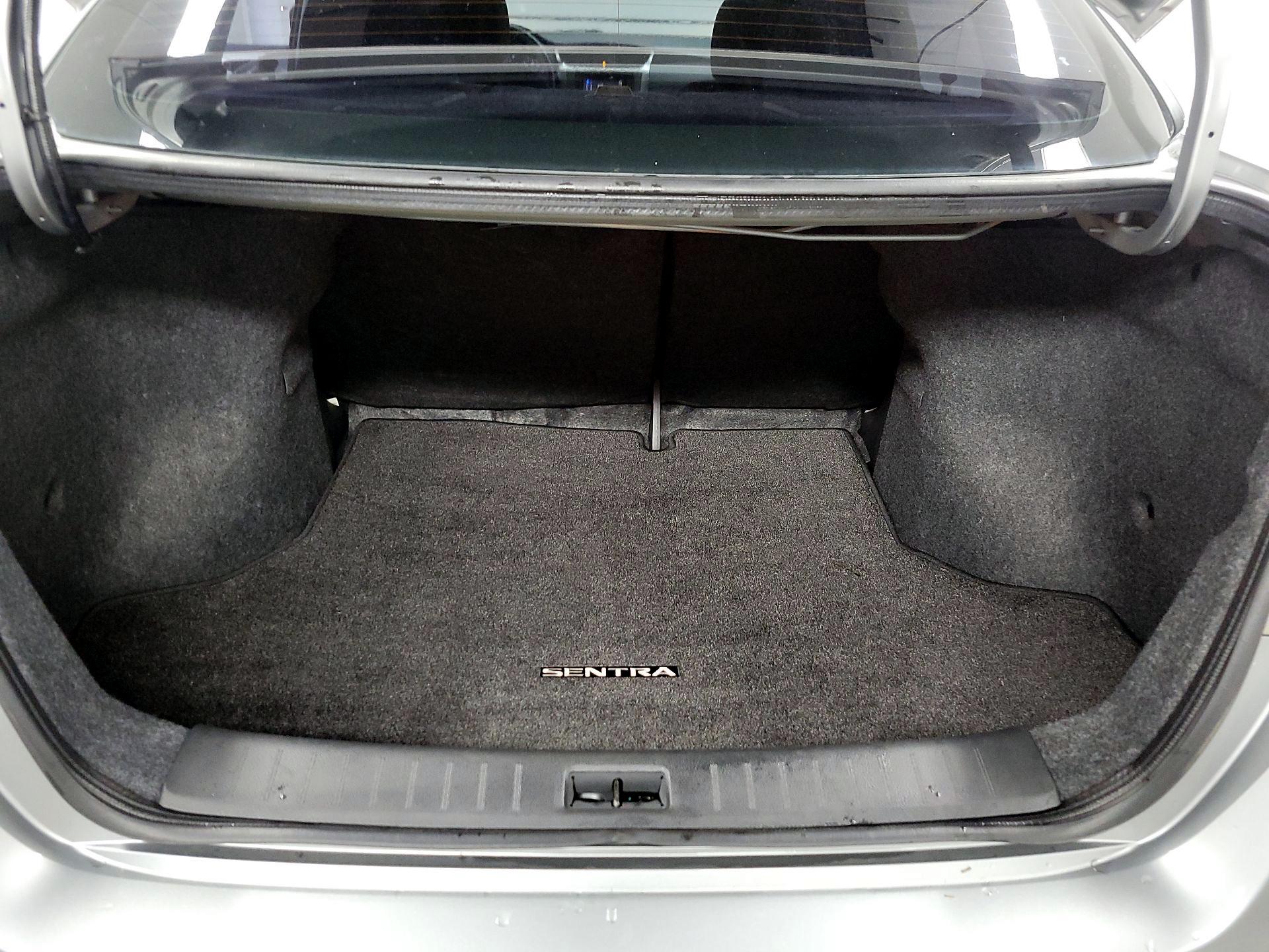 Thumbnail: 2014 Nissan Sentra - 20