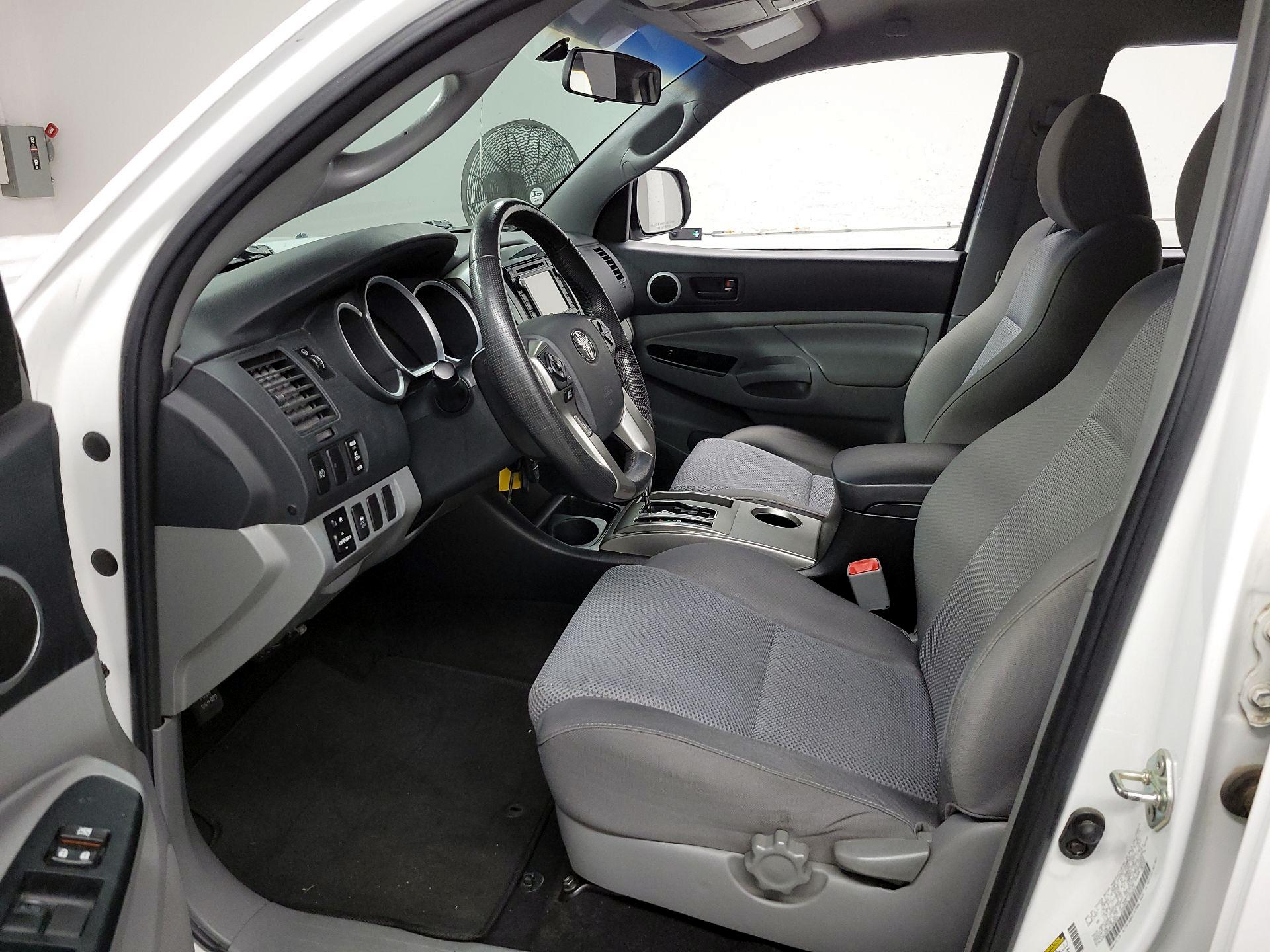 Thumbnail: 2014 Toyota Tacoma - 11