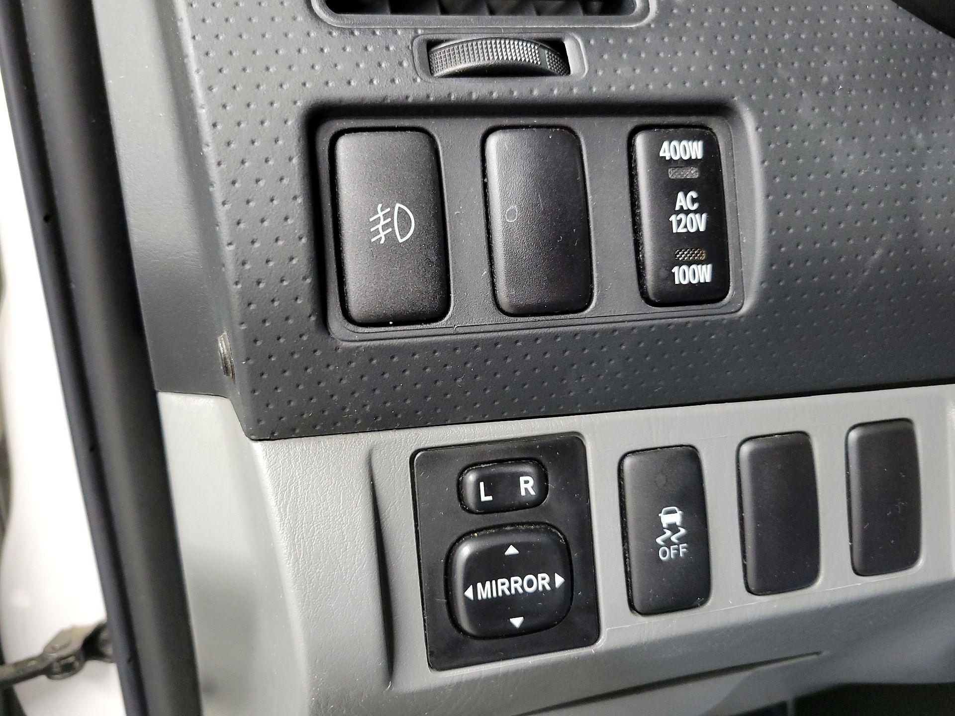 Thumbnail: 2014 Toyota Tacoma - 13