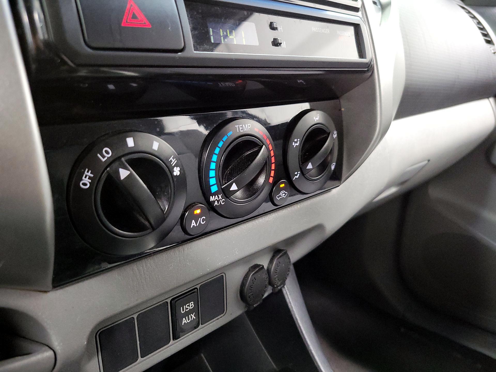 Thumbnail: 2014 Toyota Tacoma - 16