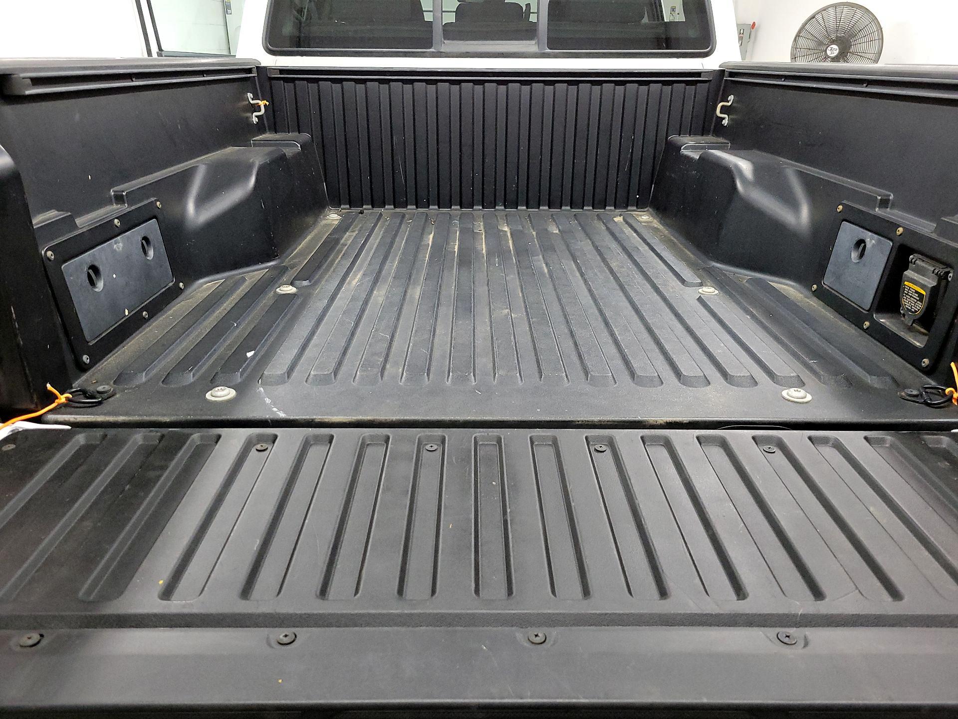Thumbnail: 2014 Toyota Tacoma - 20