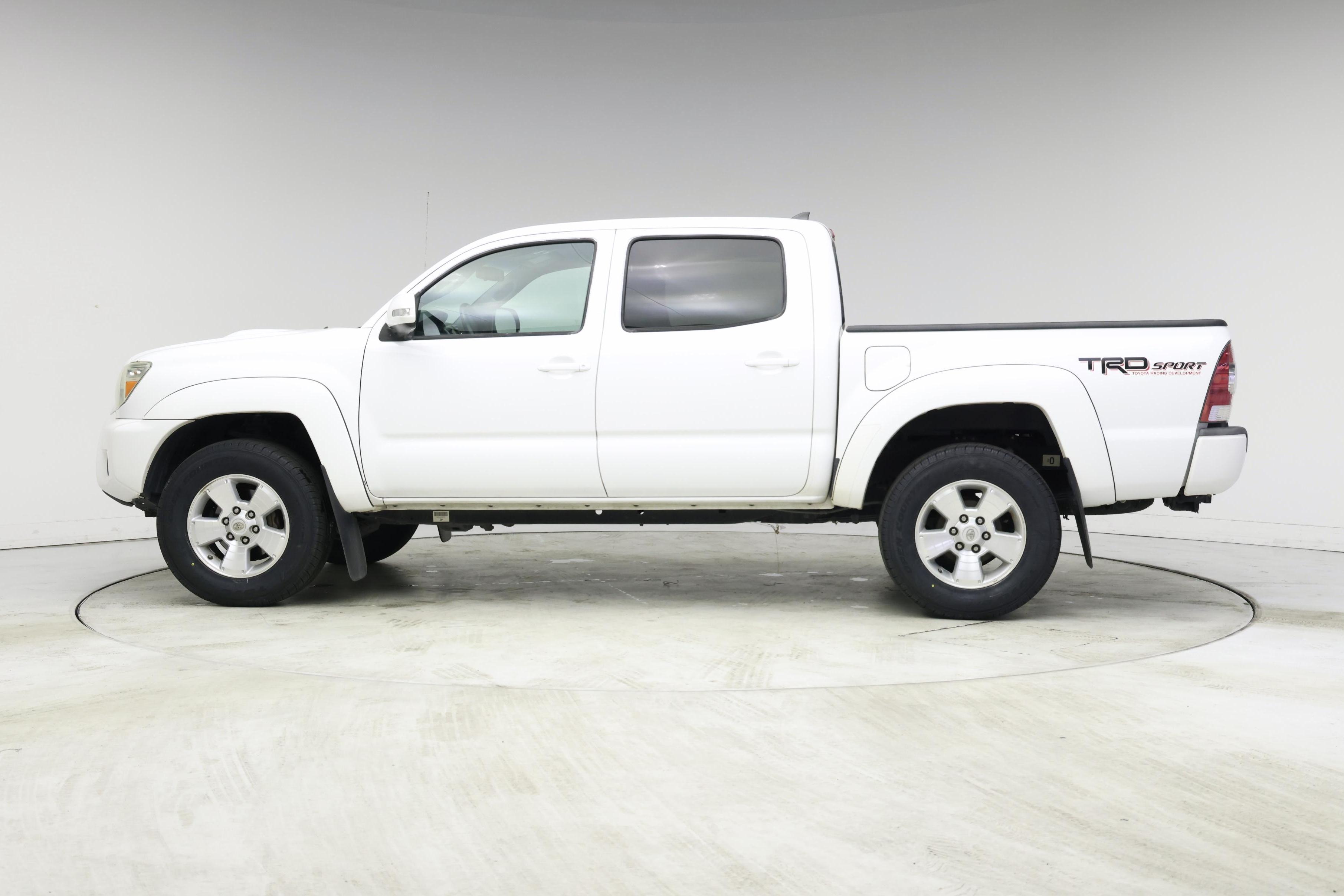 Thumbnail: 2014 Toyota Tacoma - 3