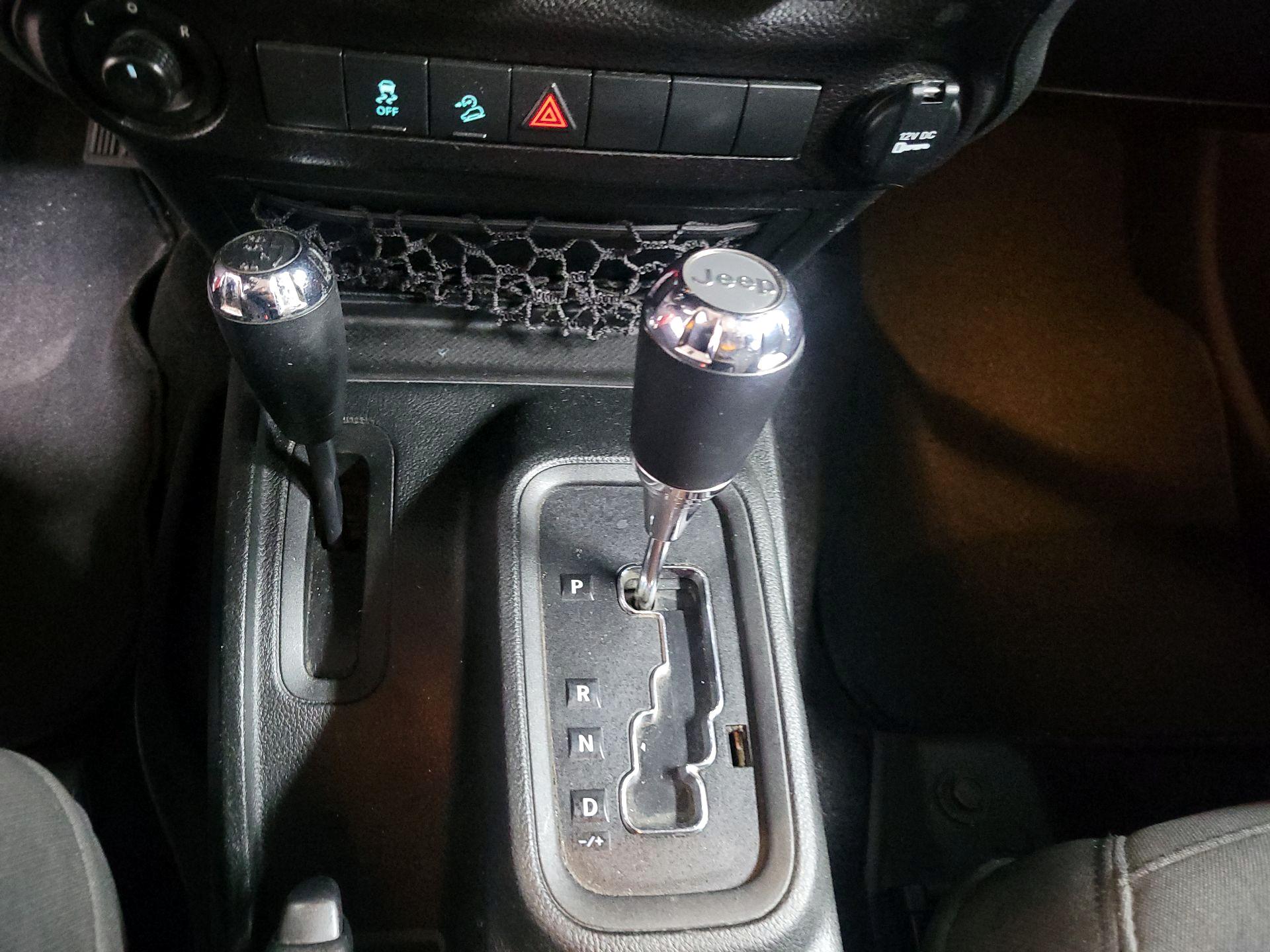 Thumbnail: 2018 Jeep Wrangler - 15