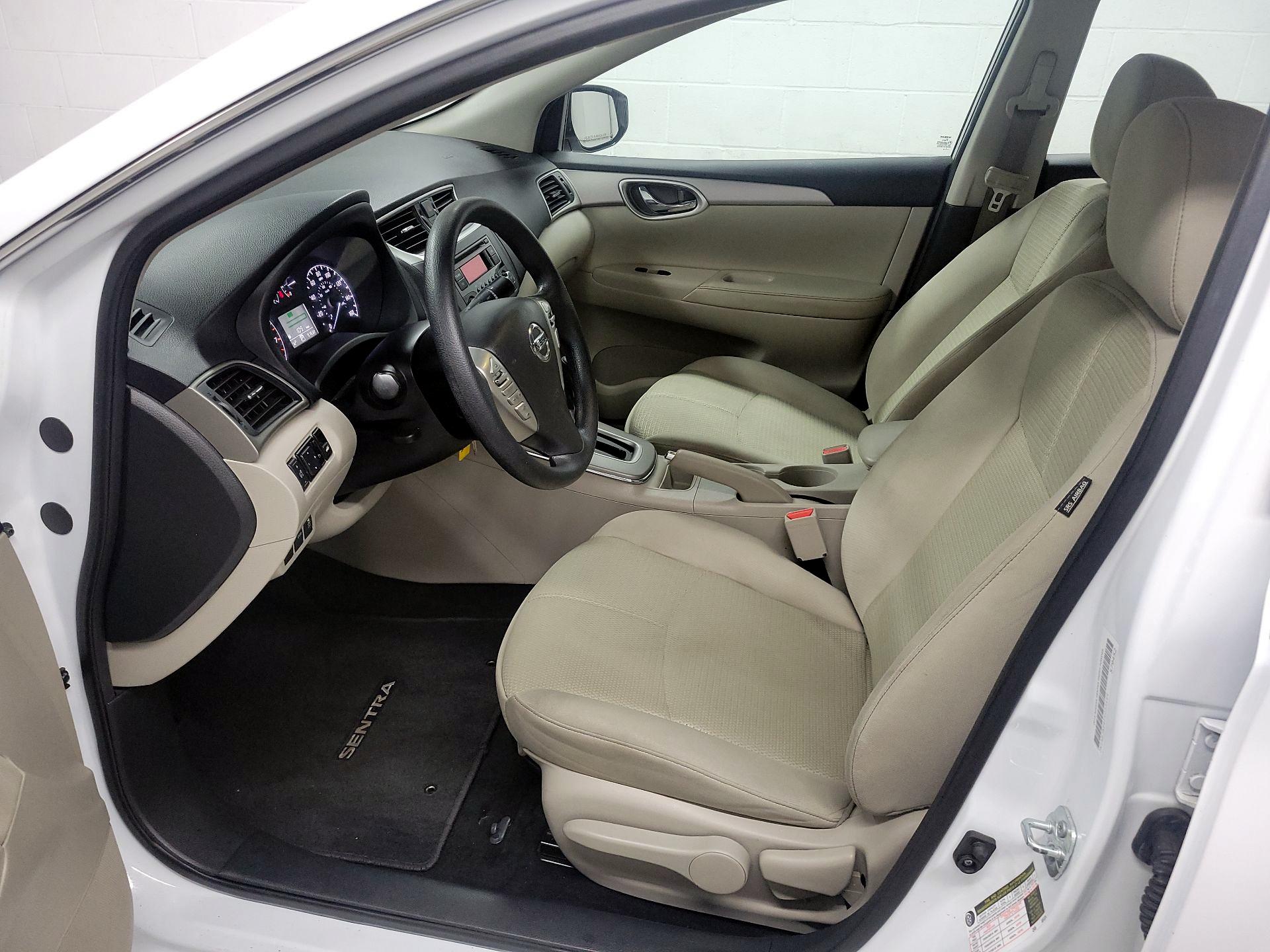Thumbnail: 2015 Nissan Sentra - 11