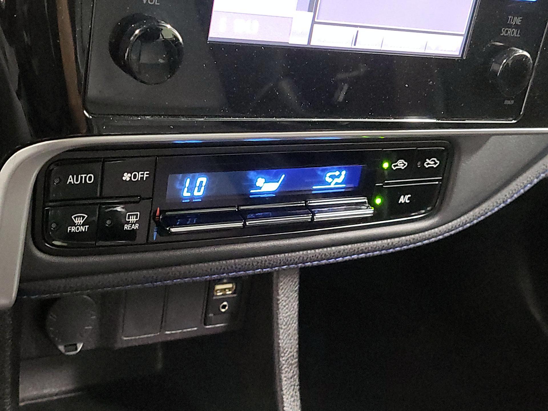 Thumbnail: 2019 Toyota Corolla - 15