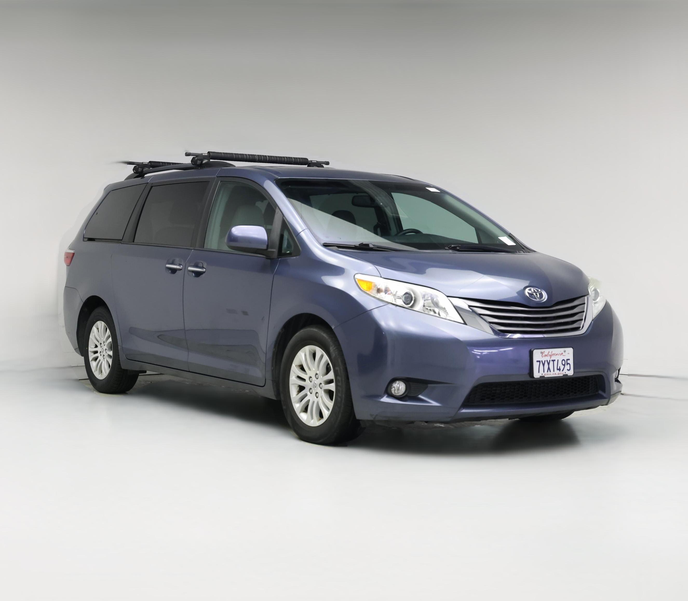 Thumbnail: 2017 Toyota Sienna - 1