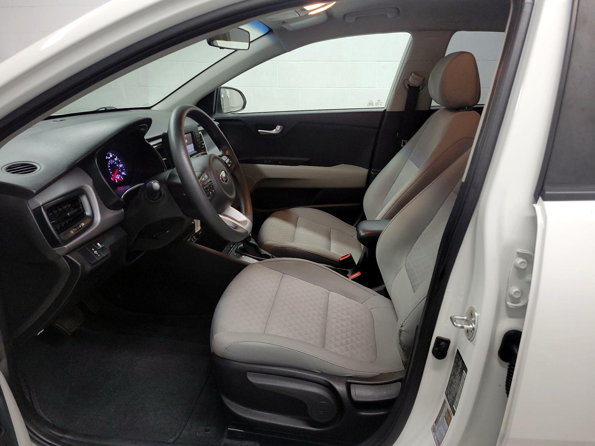Thumbnail: 2018 Kia Rio - 11