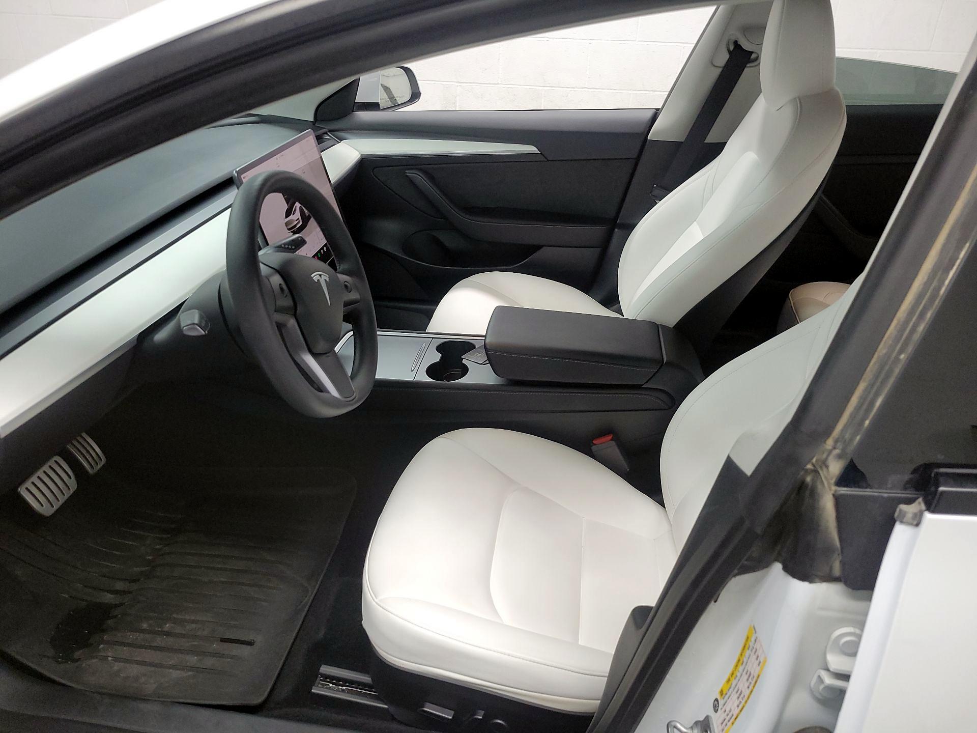 Thumbnail: 2023 Tesla Model 3 - 11