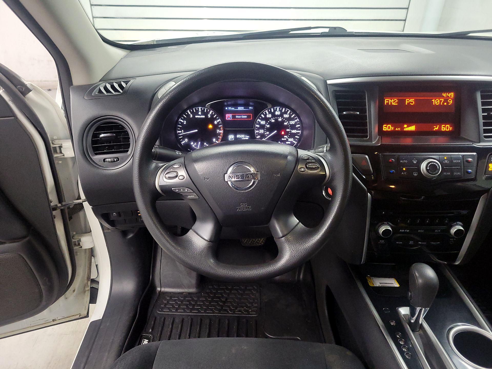 Thumbnail: 2014 Nissan Pathfinder - 10