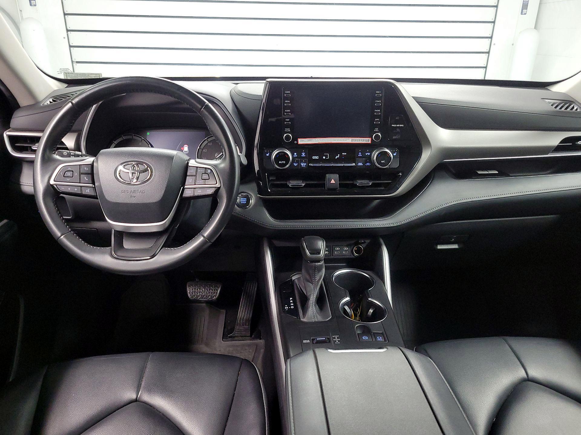 Thumbnail: 2022 Toyota Highlander - 9