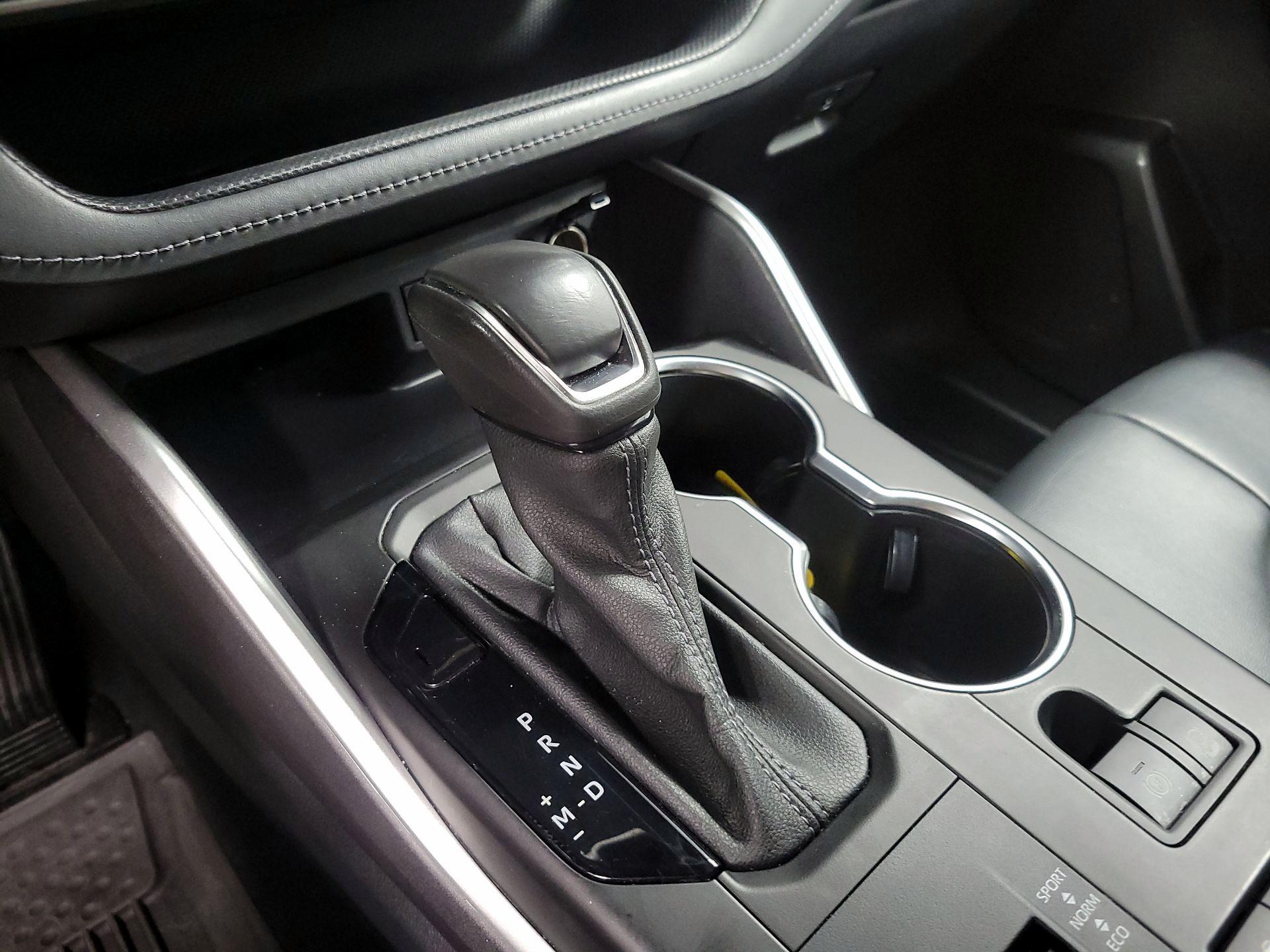 Thumbnail: 2022 Toyota Highlander - 17