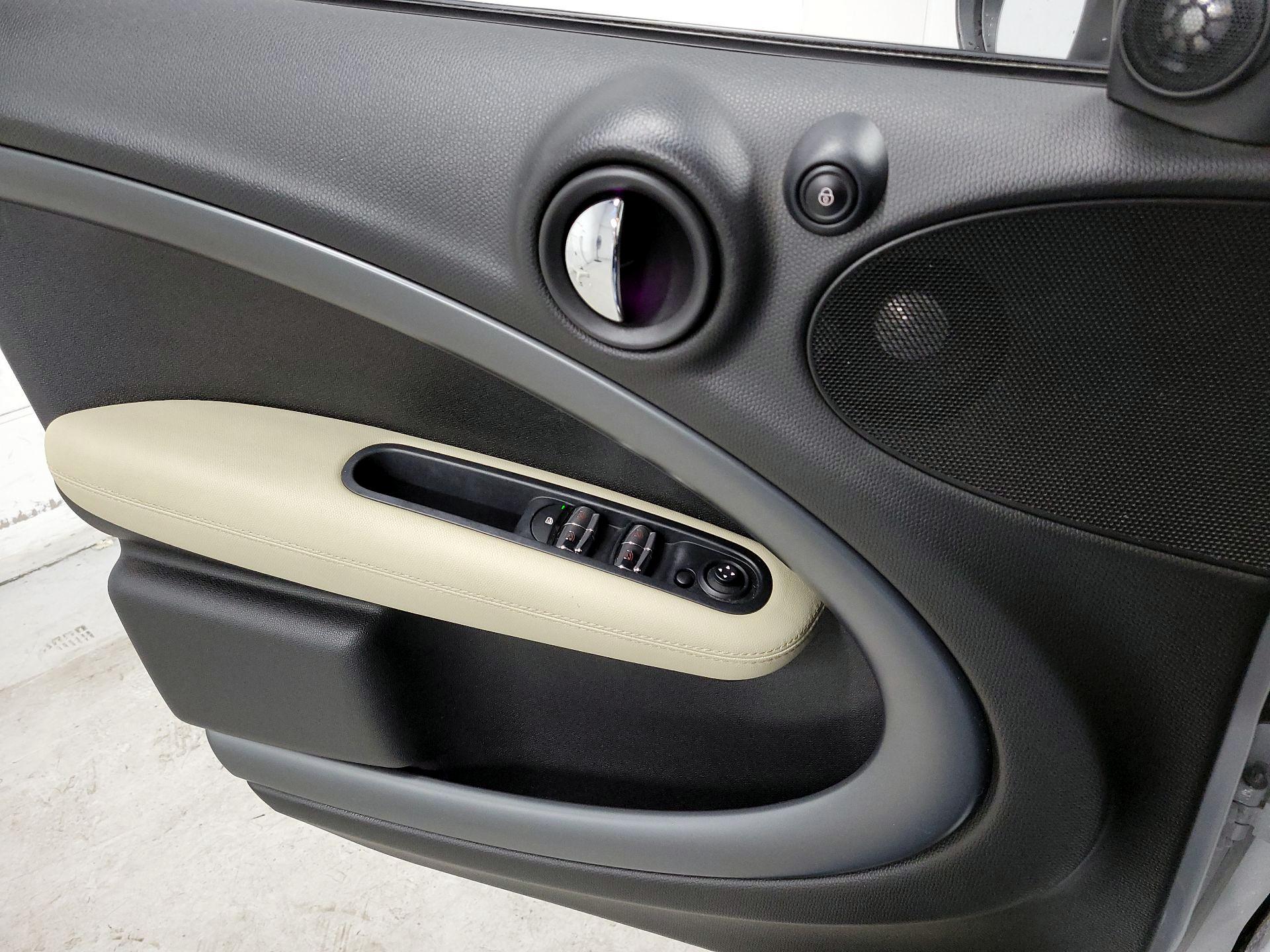 Thumbnail: 2016 MINI Cooper Countryman - 12